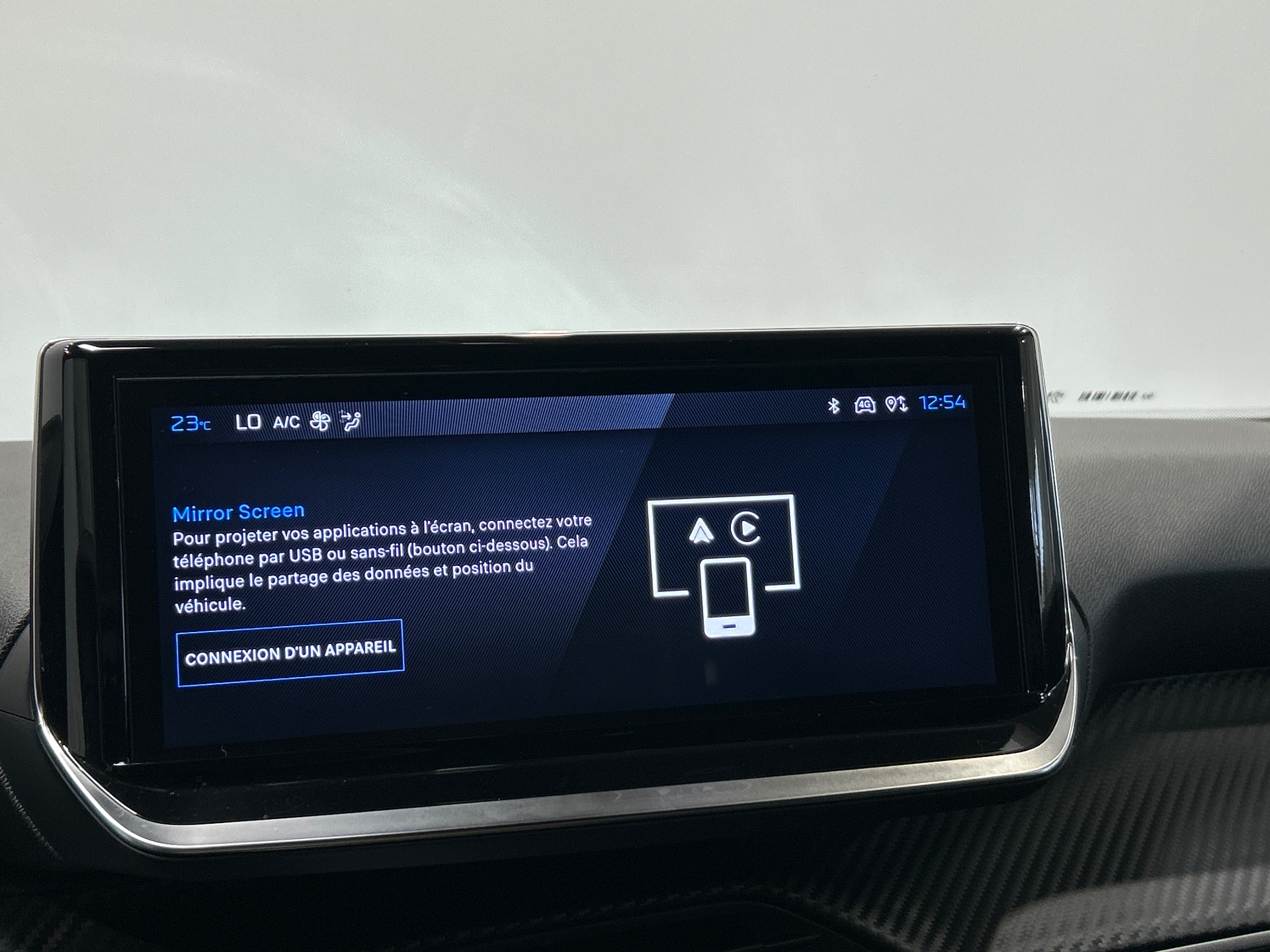 PEUGEOT 2008 Allure Hybrid 145 ch e-DCS6