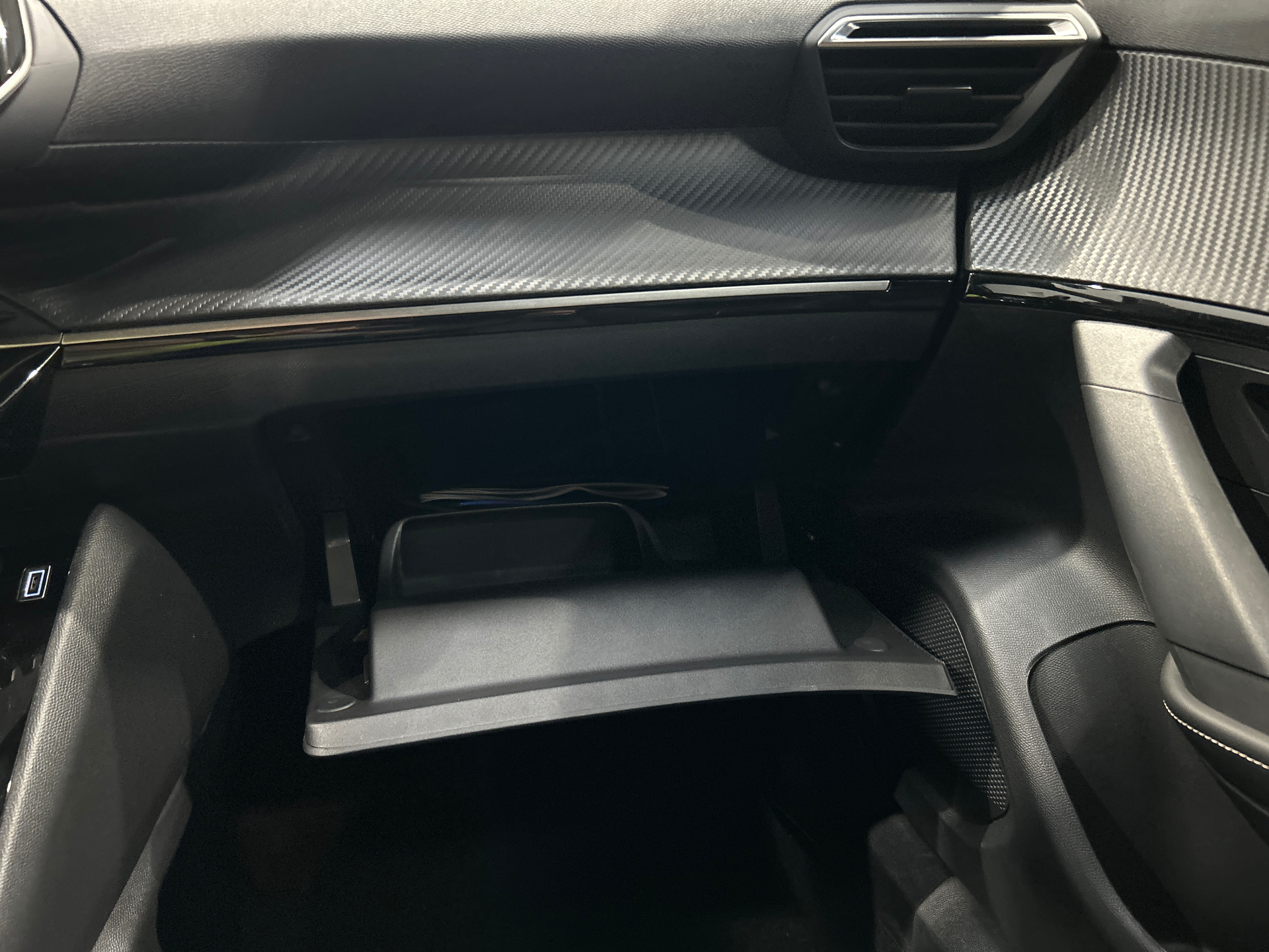 PEUGEOT 2008 Allure 100 ch BVM6