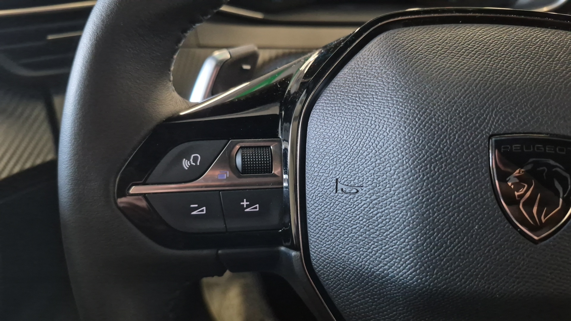 PEUGEOT 2008 Style Hybrid 145 ch e-DCS6