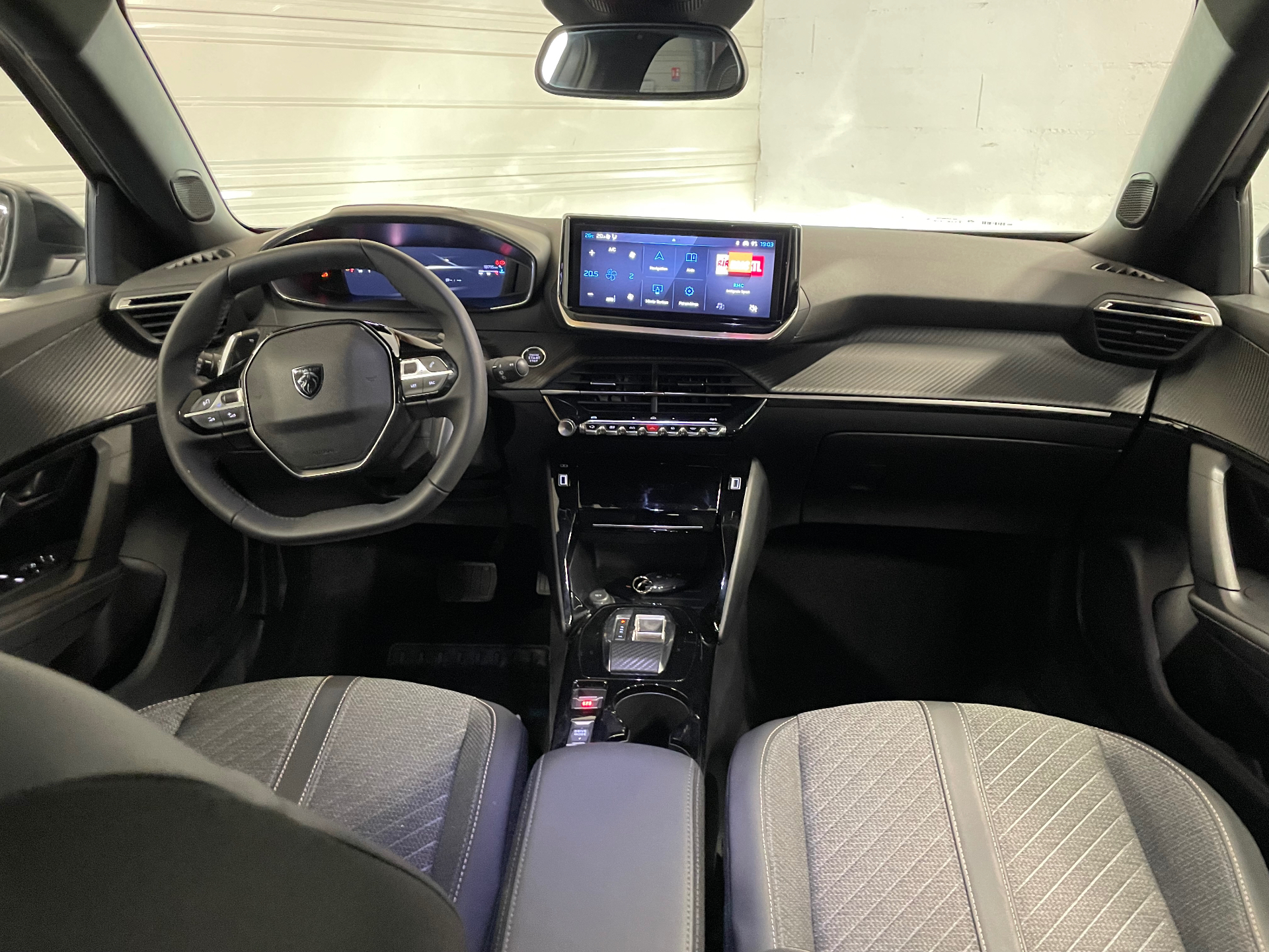PEUGEOT 2008 130 S&S EAT8 Allure