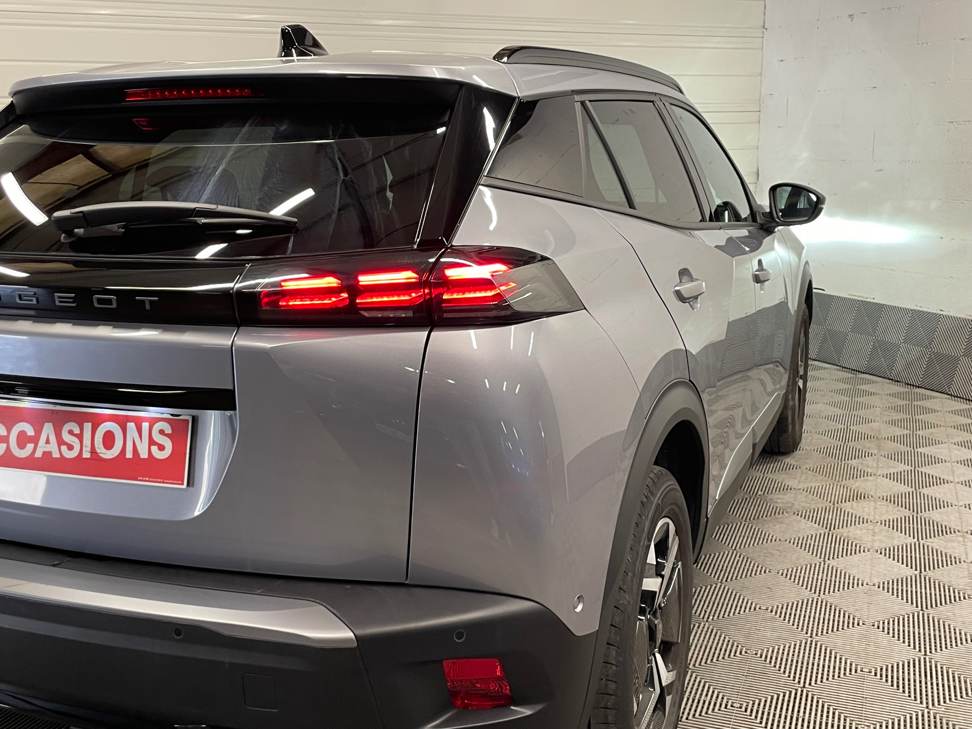 PEUGEOT 2008 130 S&S EAT8 Allure