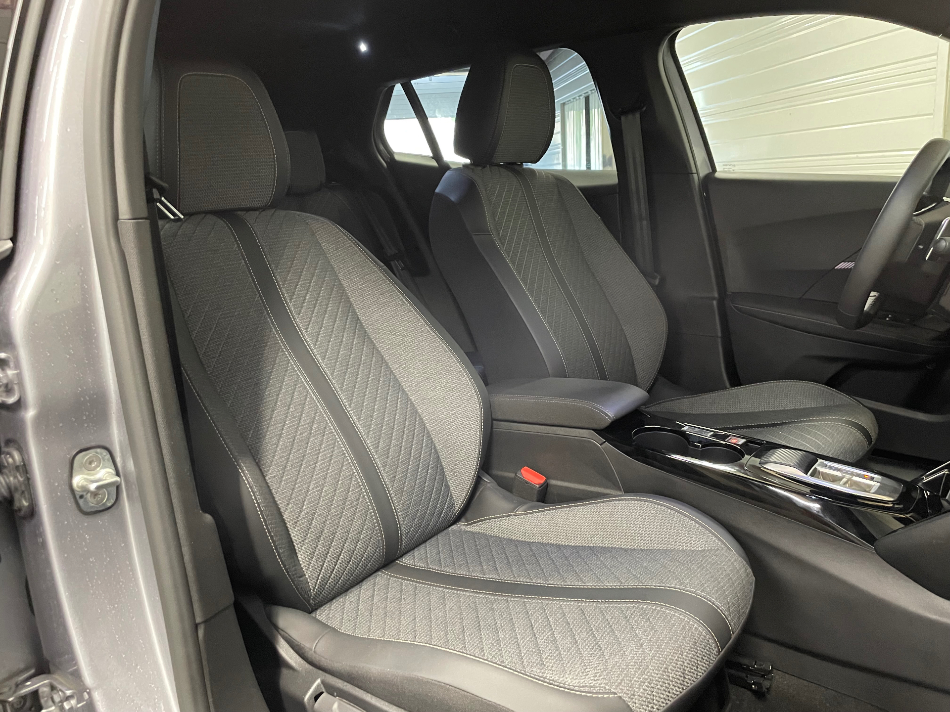 PEUGEOT 2008 130 S&S EAT8 Allure