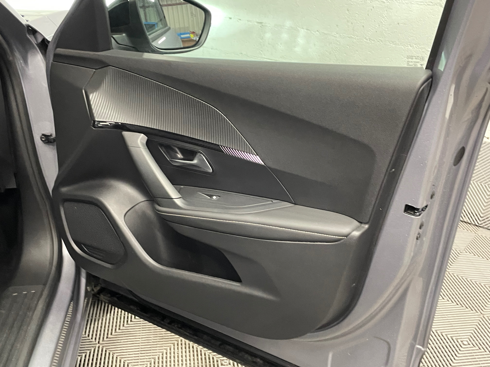 PEUGEOT 2008 130 S&S EAT8 Allure