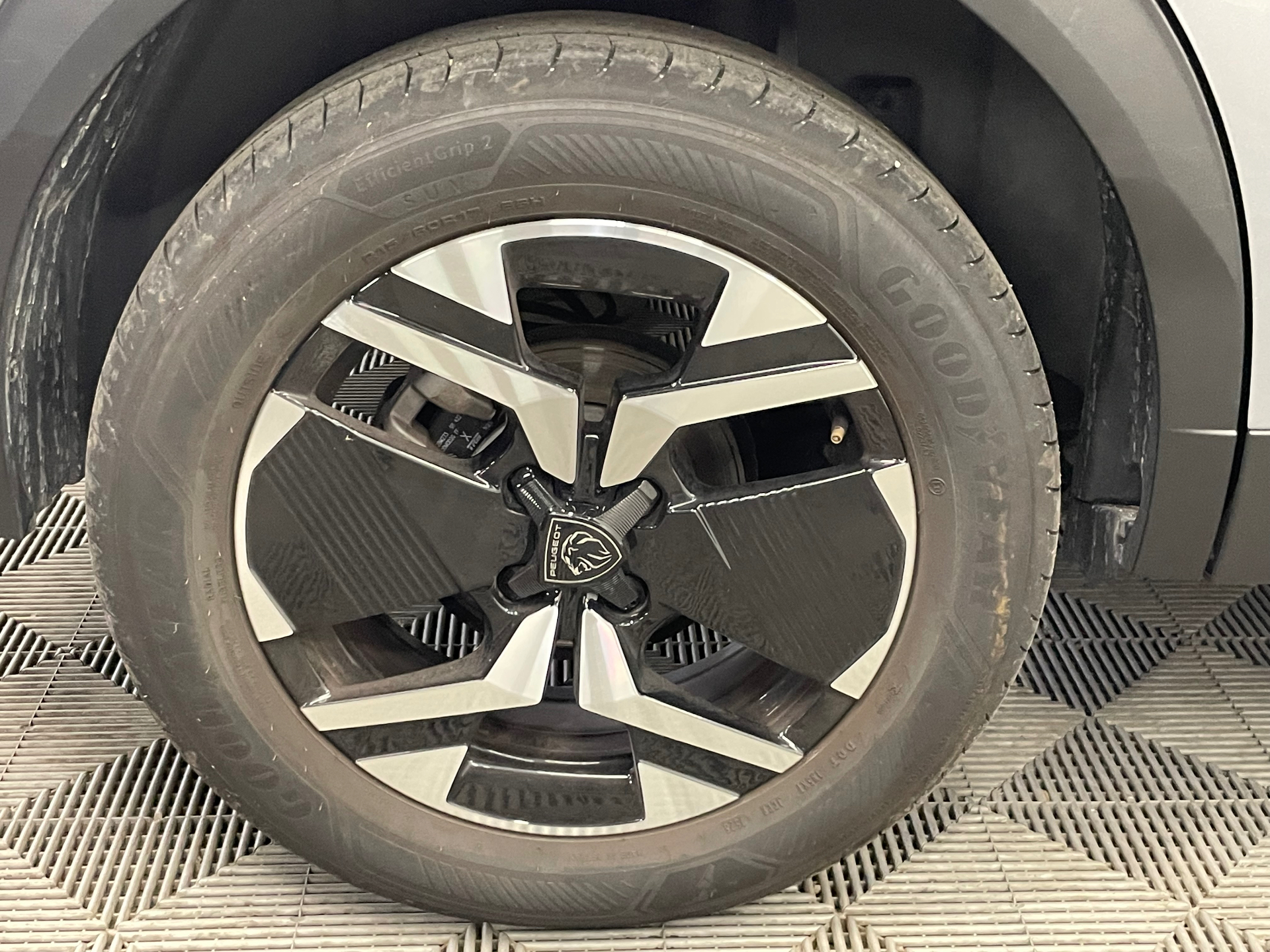 PEUGEOT 2008 130 S&S EAT8 Allure