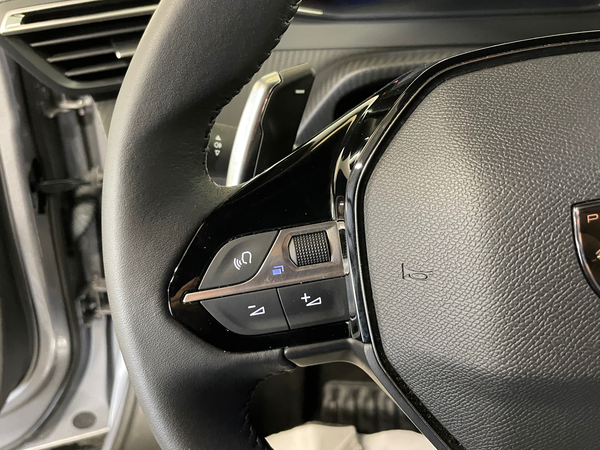 PEUGEOT 2008 130 S&S EAT8 Allure