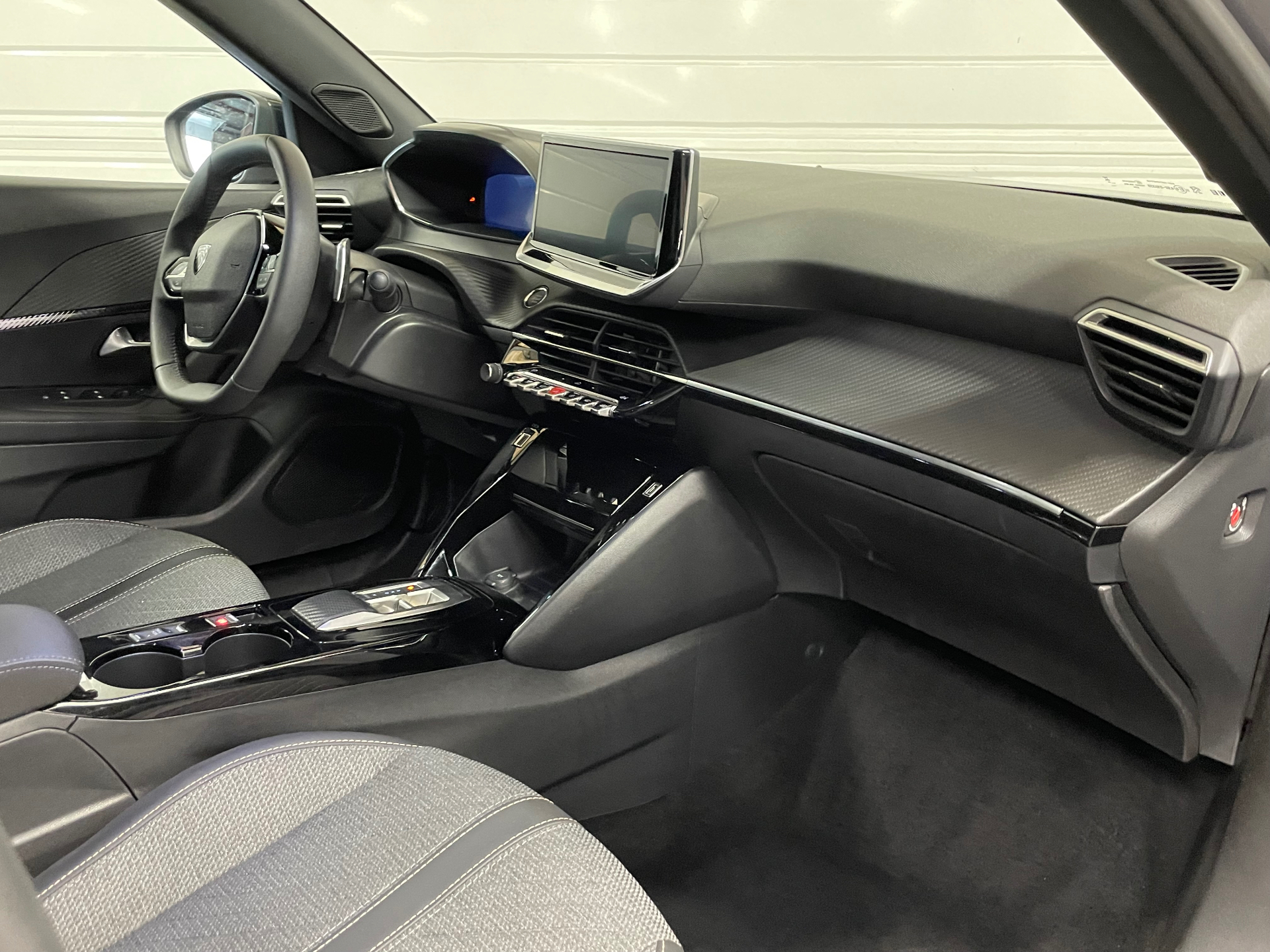 PEUGEOT 2008 130 S&S EAT8 Allure