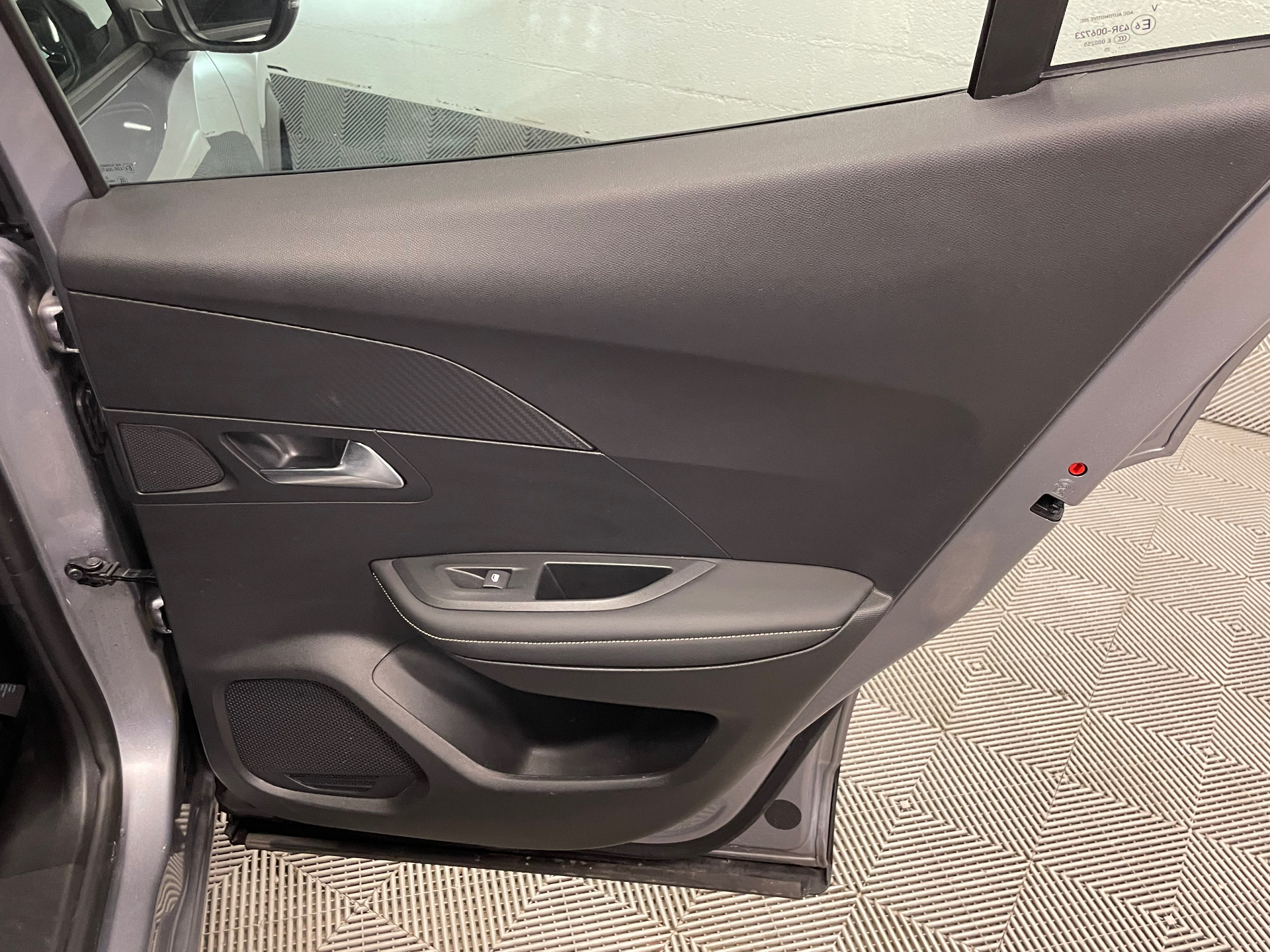 PEUGEOT 2008 130 S&S EAT8 Allure