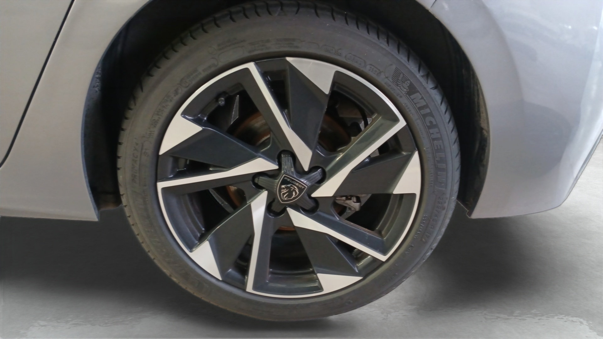 PEUGEOT 308 Allure BlueHDI 130 ch S&S EAT8