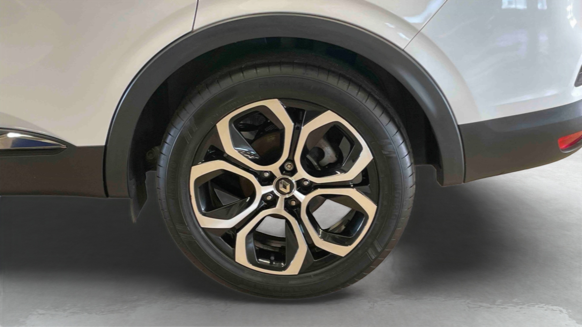 RENAULT ARKANA E-Tech 145 - 21B Intens