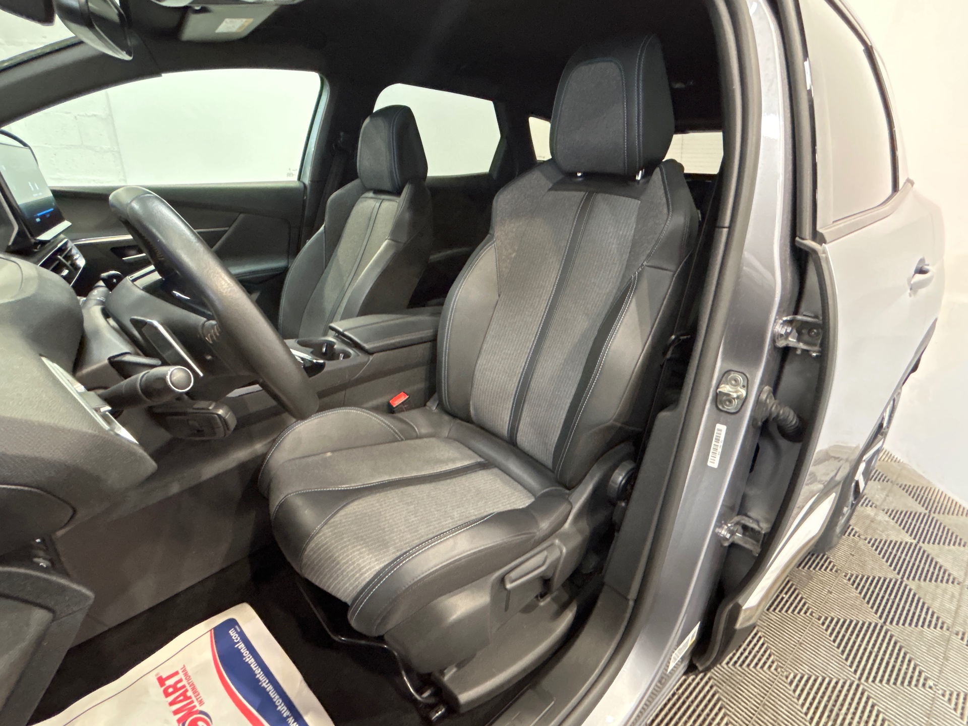 PEUGEOT 3008 BlueHDi 130ch S&S EAT8 Allure Pack