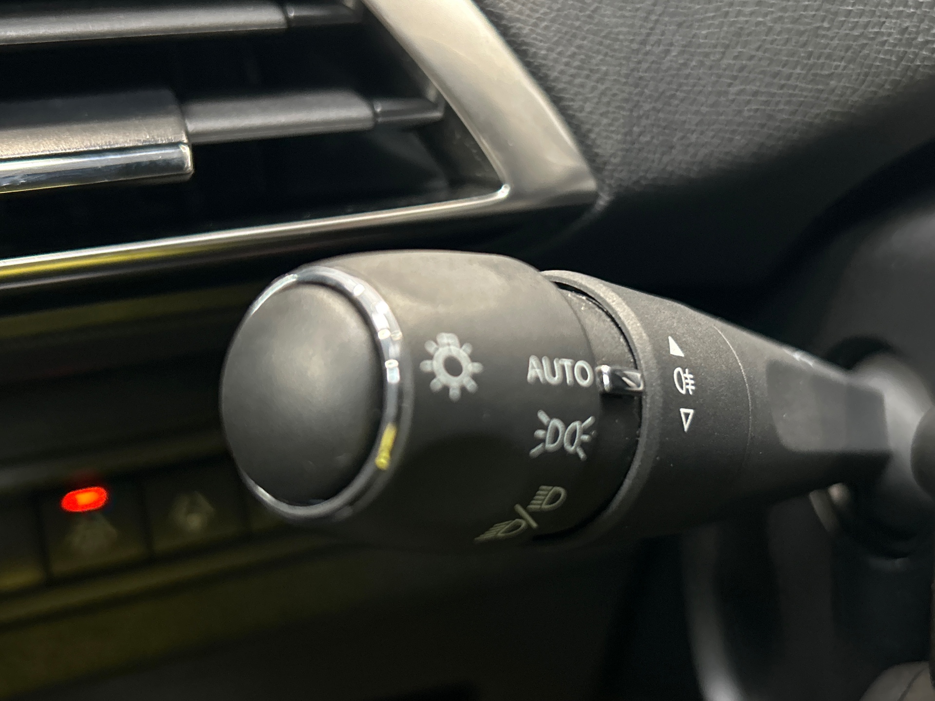 PEUGEOT 3008 BlueHDi 130ch S&S EAT8 Allure Pack