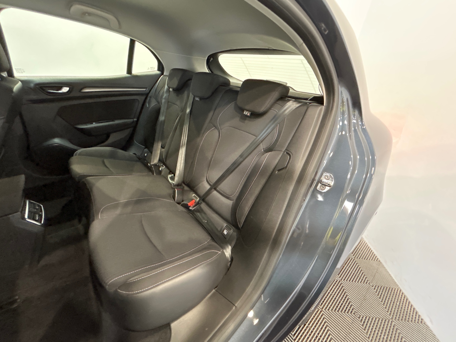 RENAULT MEGANE IV BERLINE Business Blue dCi 115 EDC