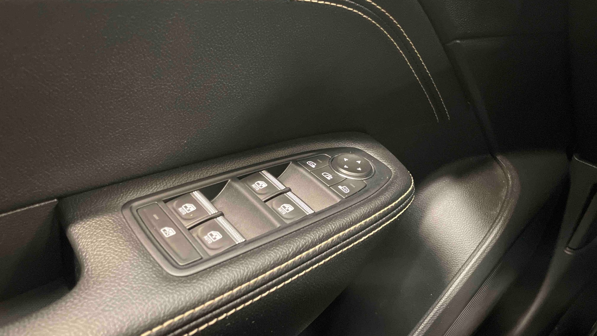 RENAULT ARKANA E-Tech 145 - 23 Techno