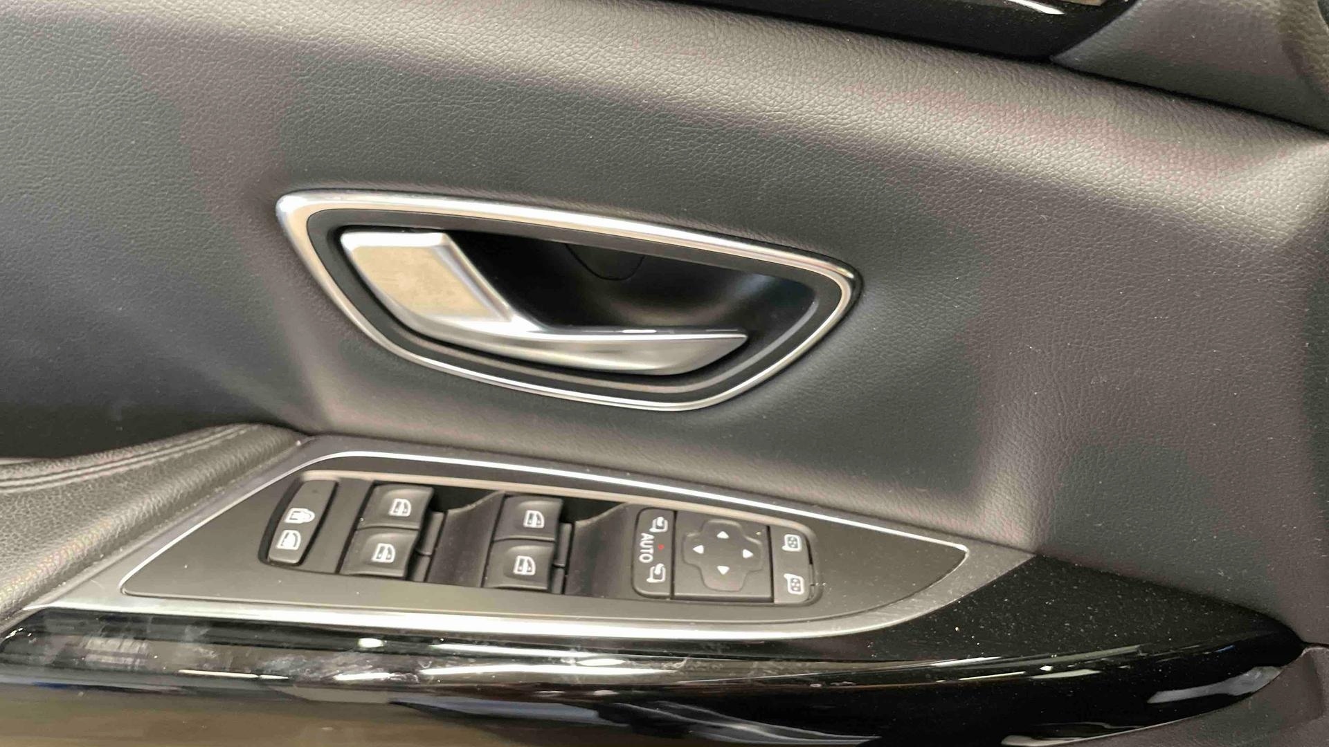 RENAULT ESPACE V Blue dCi 160 EDC Evolution