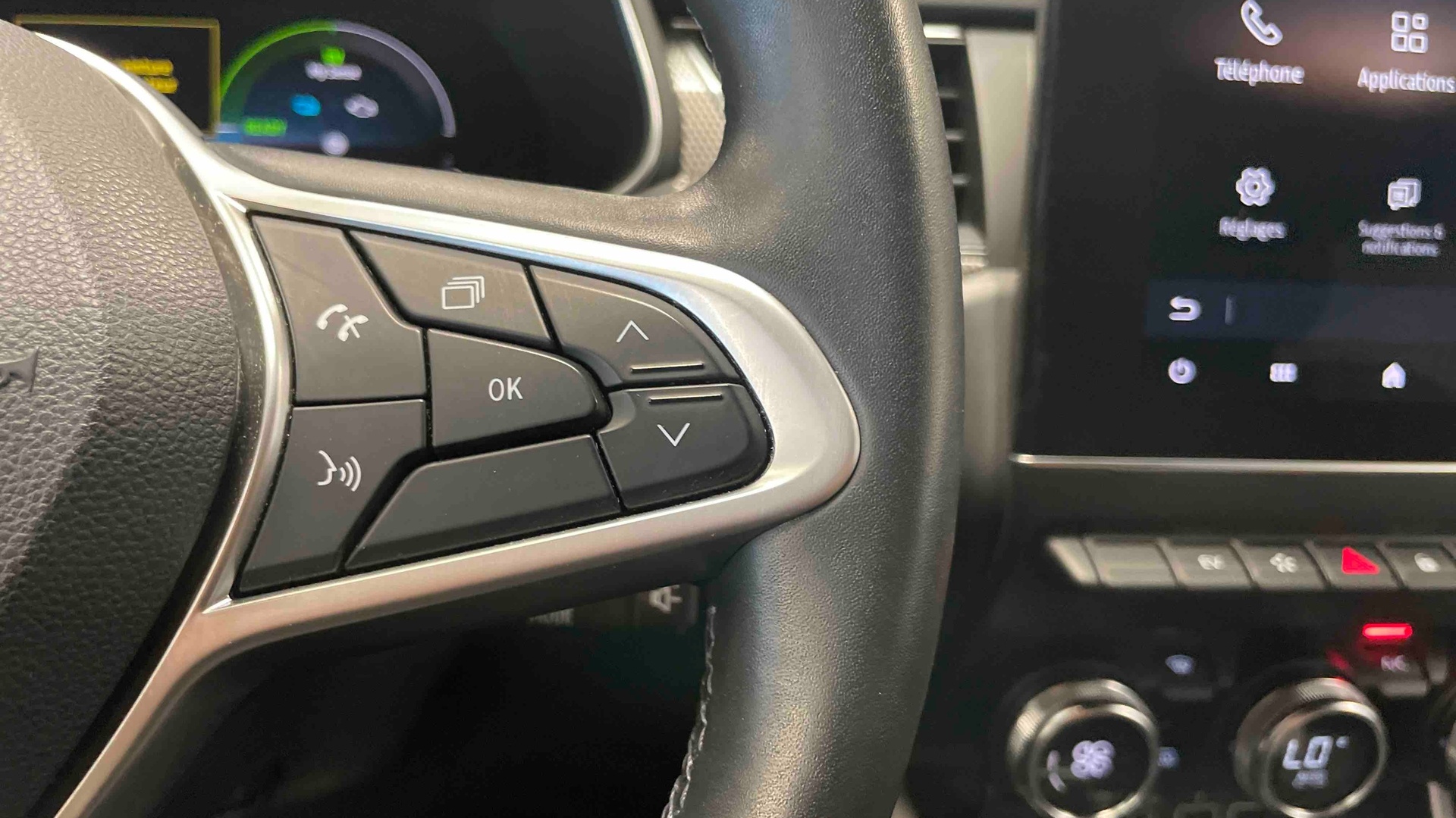 RENAULT ARKANA E-Tech 145 - 23 Techno