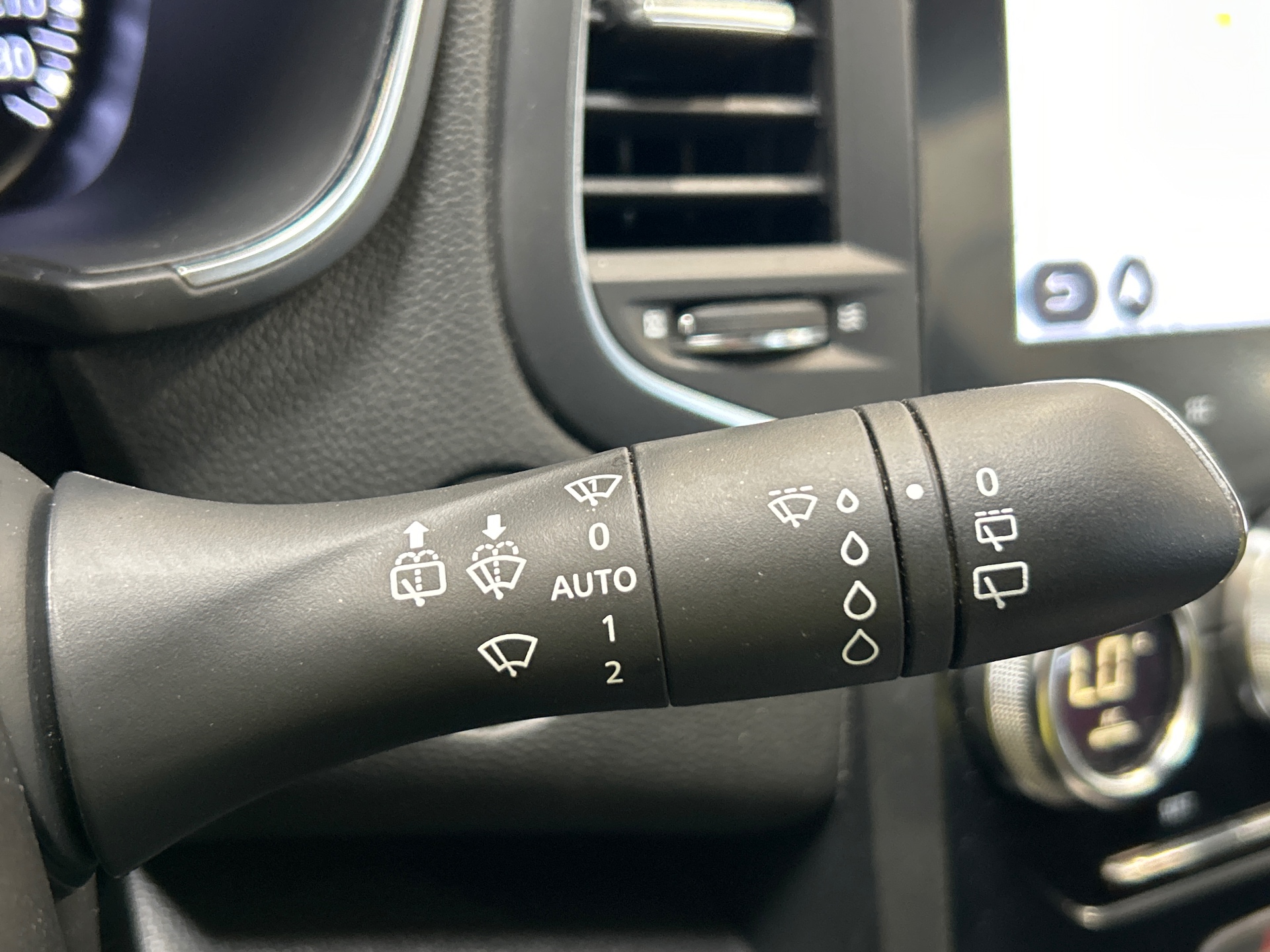 RENAULT MEGANE IV BERLINE Business Blue dCi 115 EDC