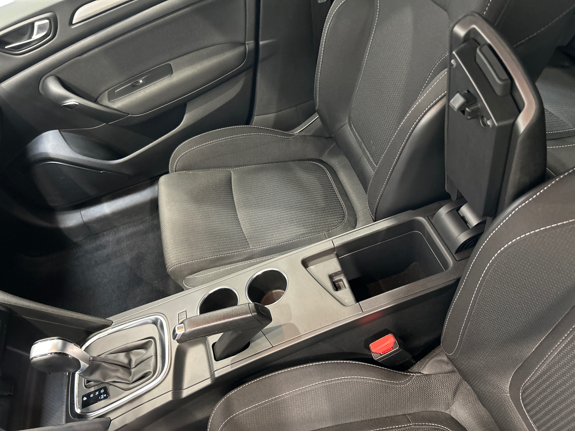 RENAULT MEGANE IV BERLINE Business Blue dCi 115 EDC
