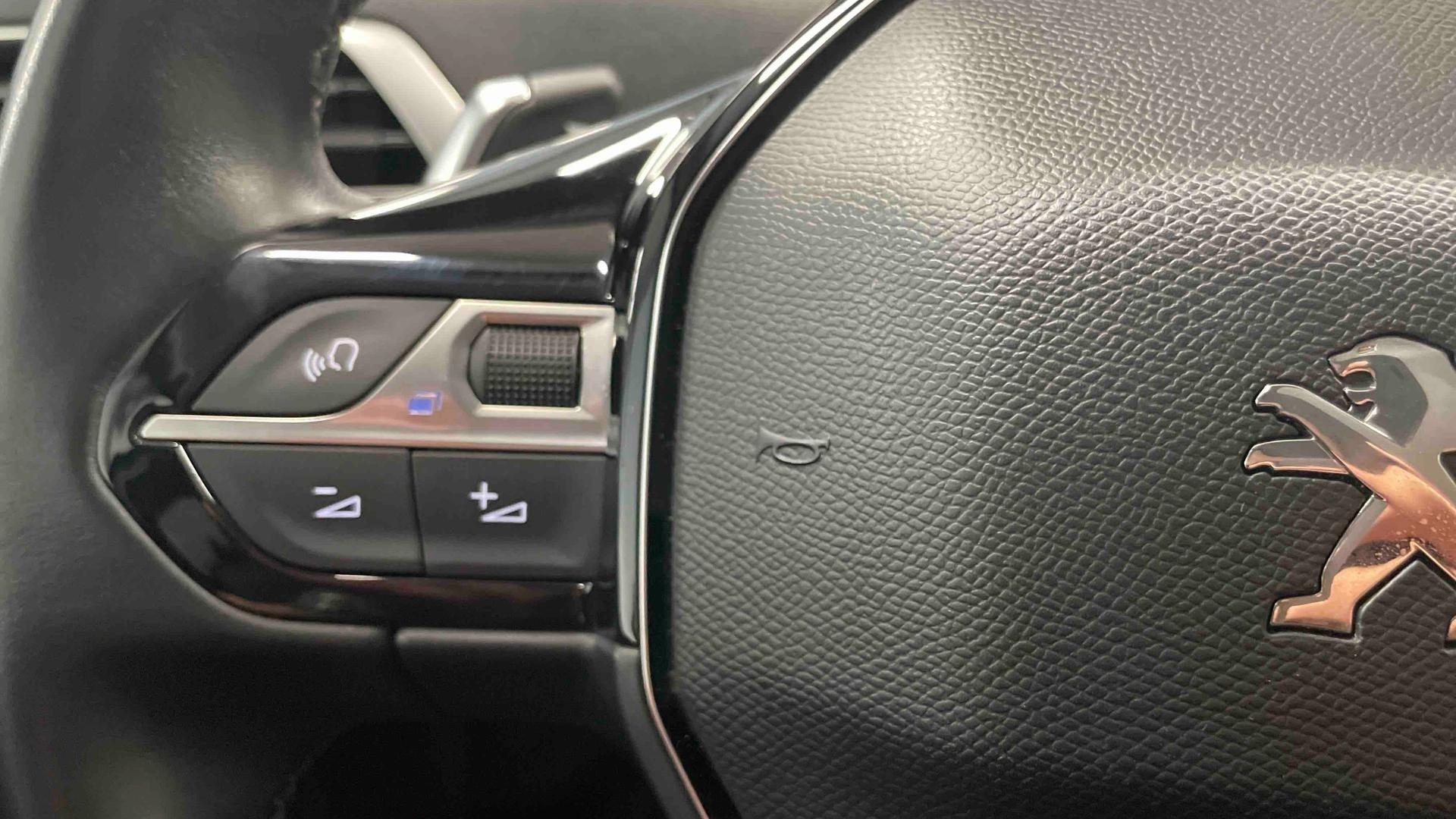 PEUGEOT 3008 BlueHDi 130ch S&S EAT8 Allure Pack