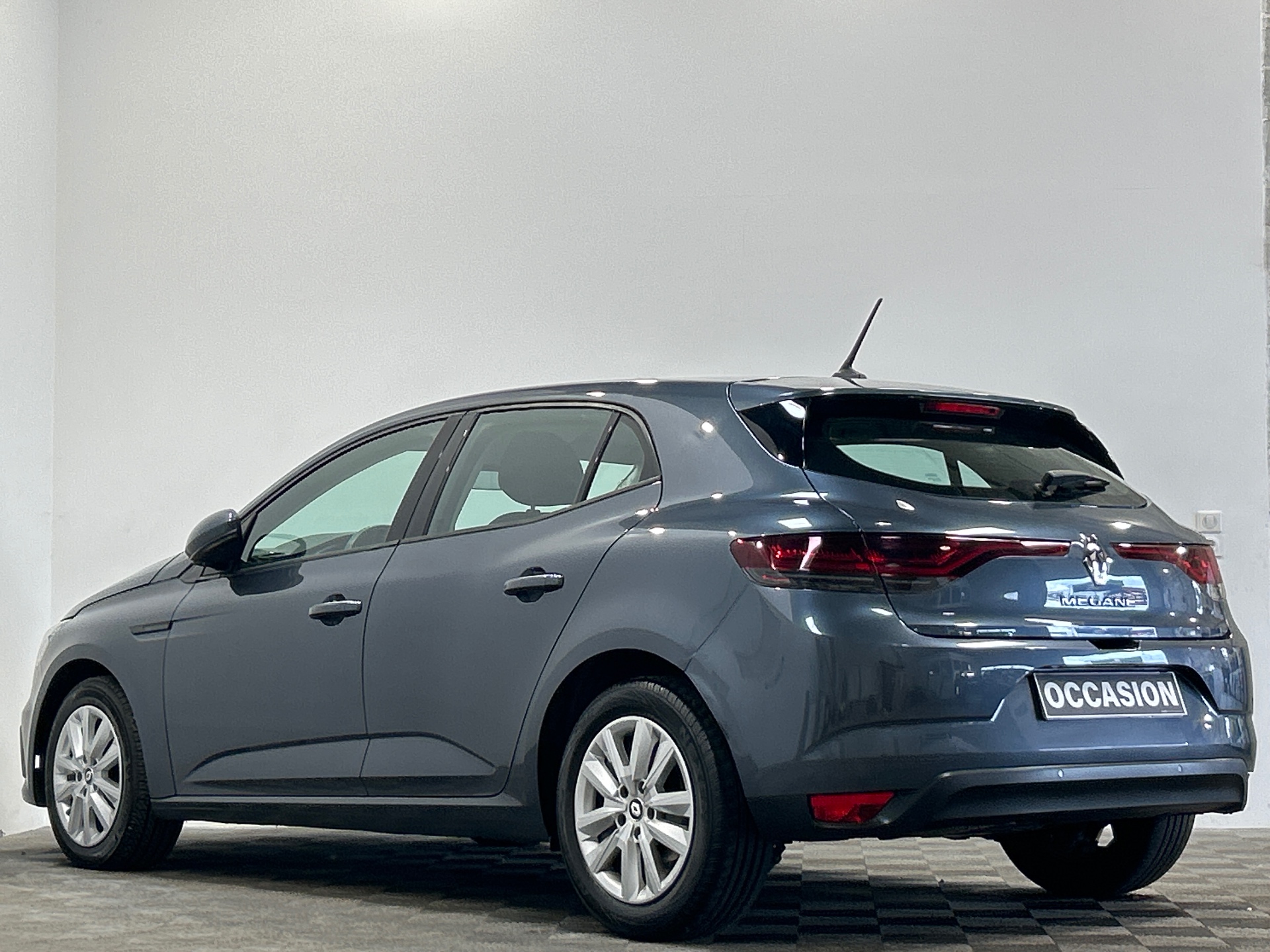 RENAULT MEGANE IV BERLINE Business Blue dCi 115 EDC