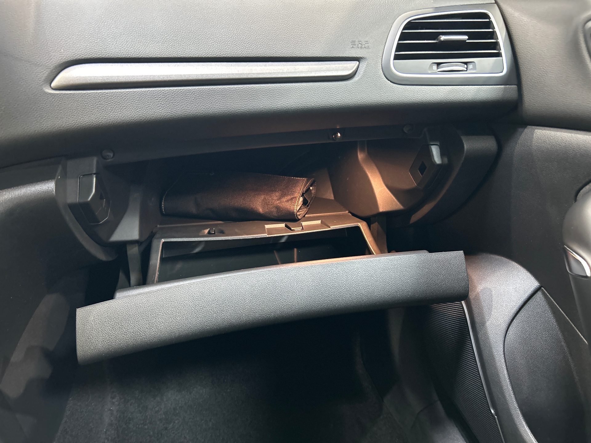RENAULT MEGANE IV BERLINE Business Blue dCi 115 EDC