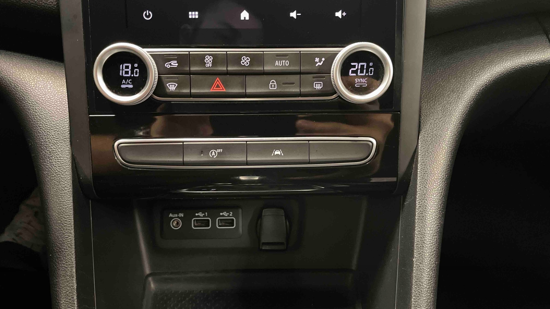 RENAULT MEGANE IV BERLINE Blue dCi 115 EDC - 21N Intens