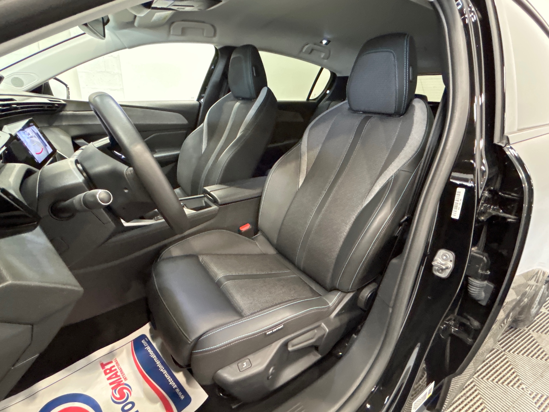 PEUGEOT 308 Berline Allure 130 ch S&S BVM6