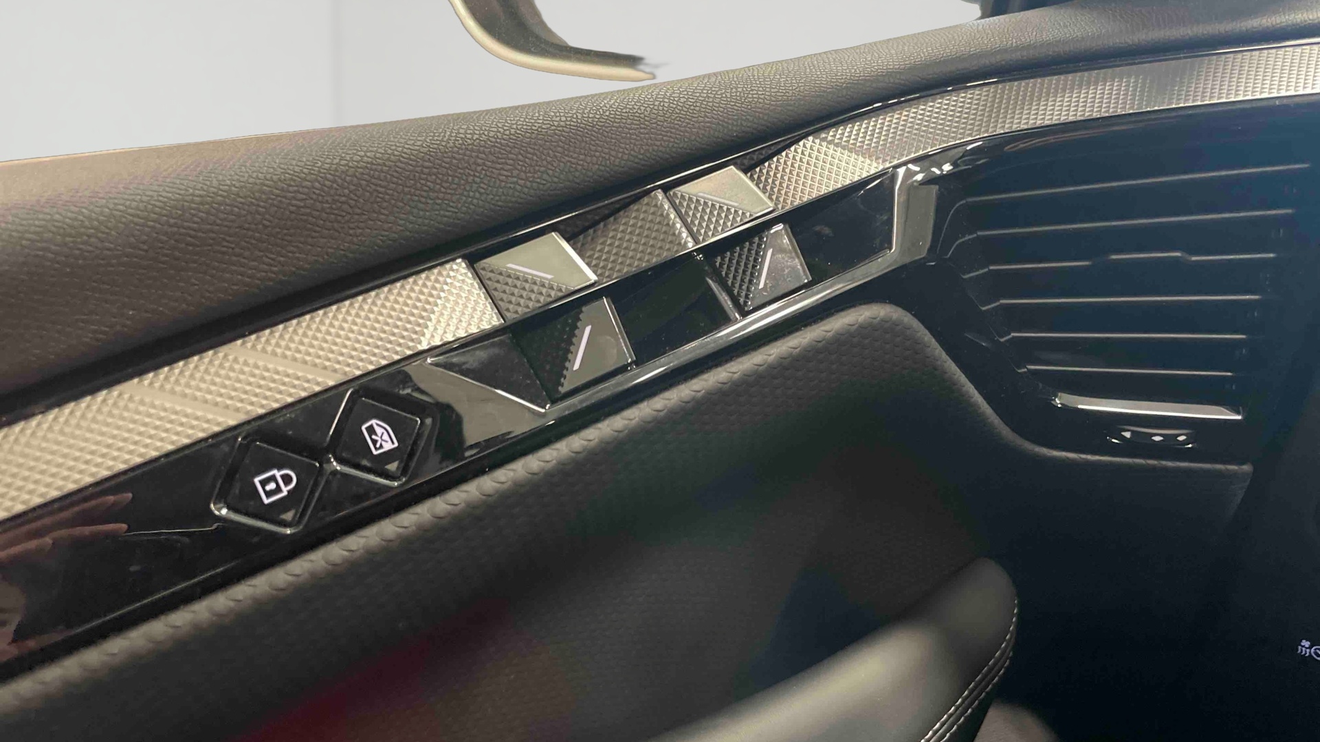 DS DS 4 Hybride E-Tense 225 EAT8 Cross Trocadero