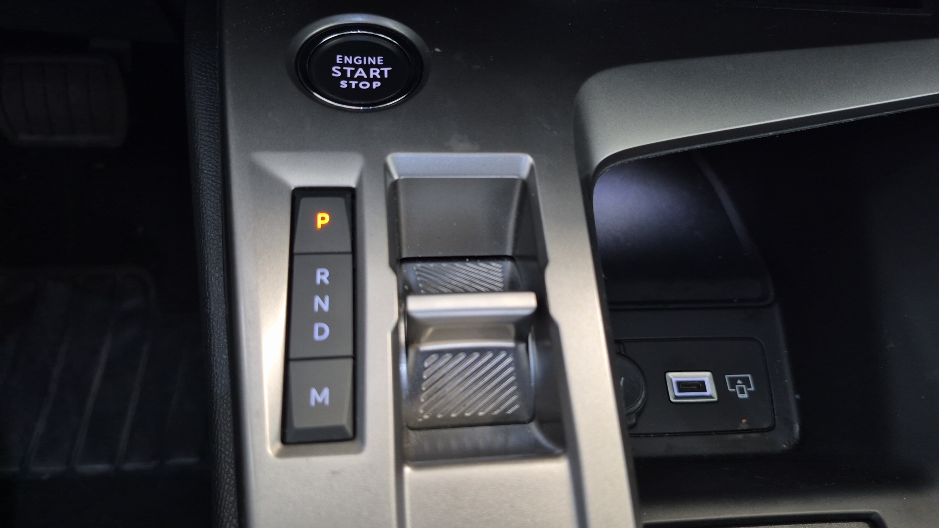 PEUGEOT 408 Allure Hybrid 145 ch e-DCS6