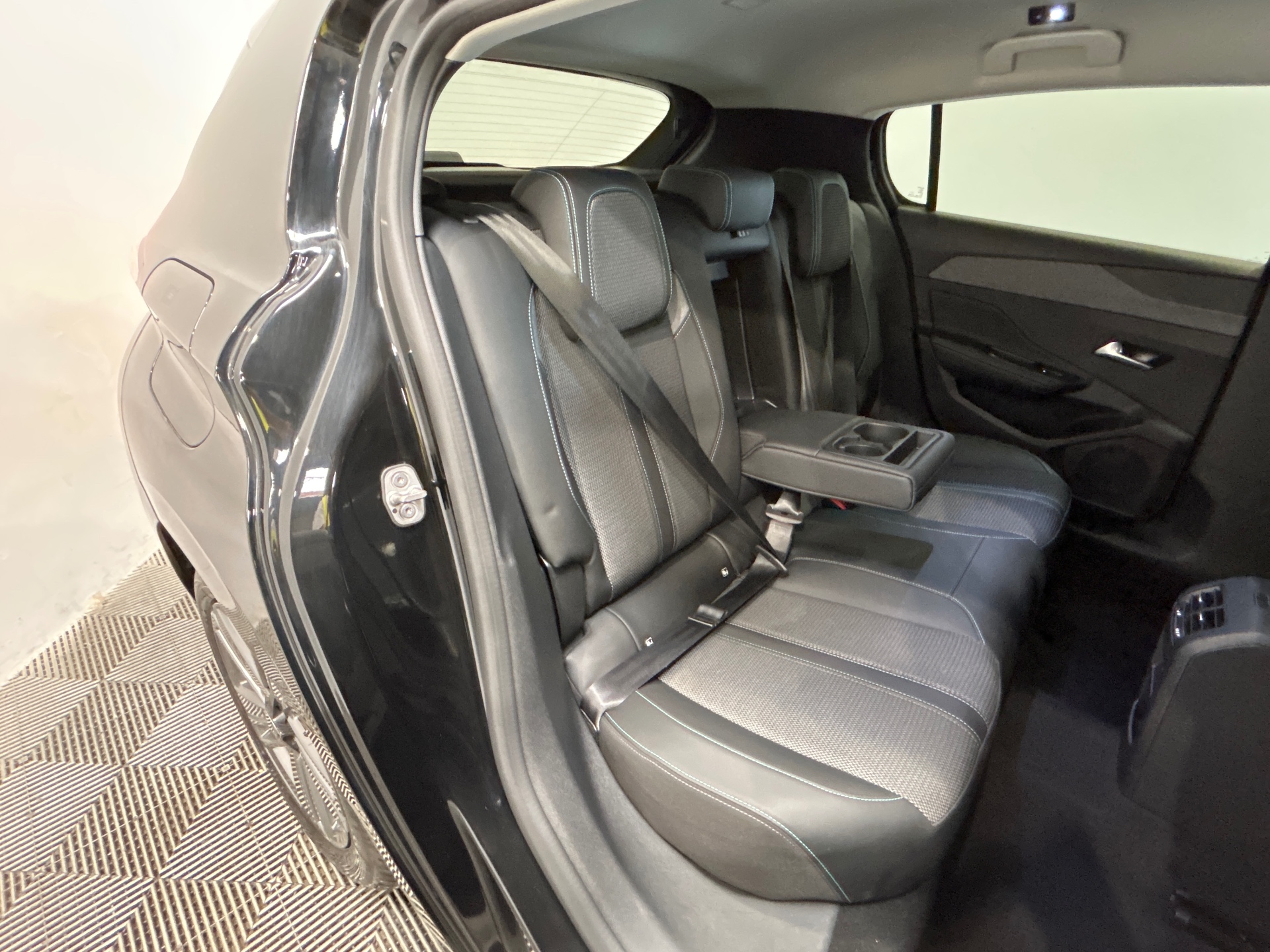 PEUGEOT 308 Berline Allure 130 ch S&S BVM6