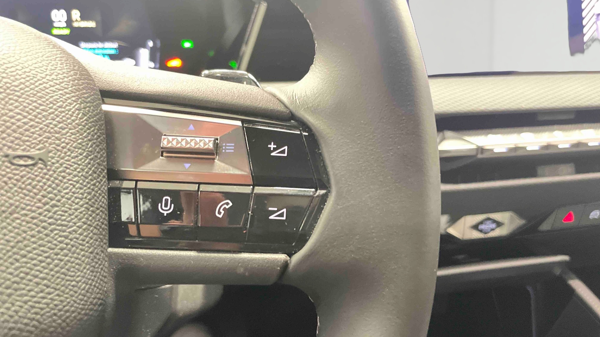 DS DS 4 Hybride E-Tense 225 EAT8 Cross Trocadero