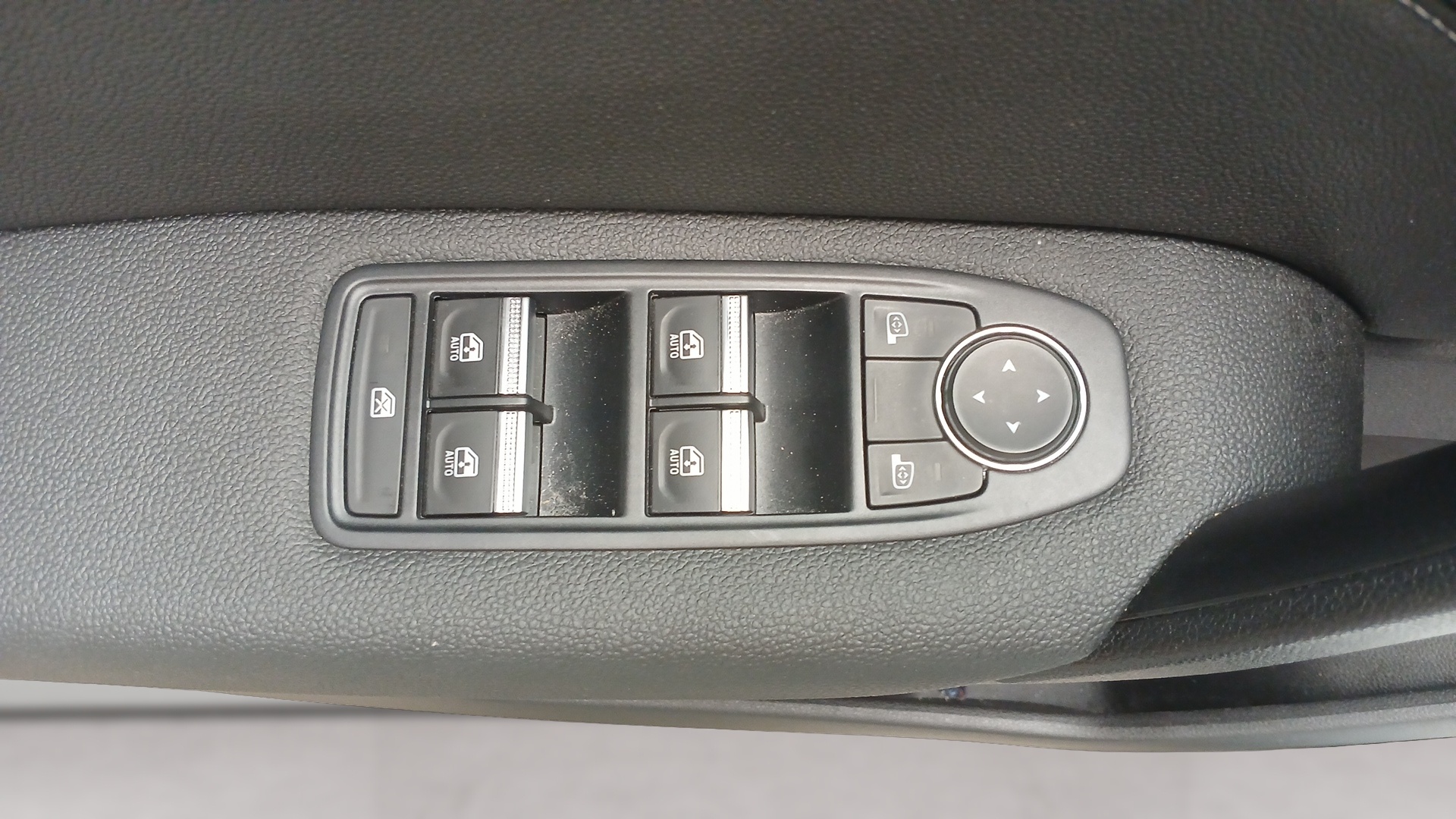 RENAULT CAPTUR techno fast track E-Tech hybride 145