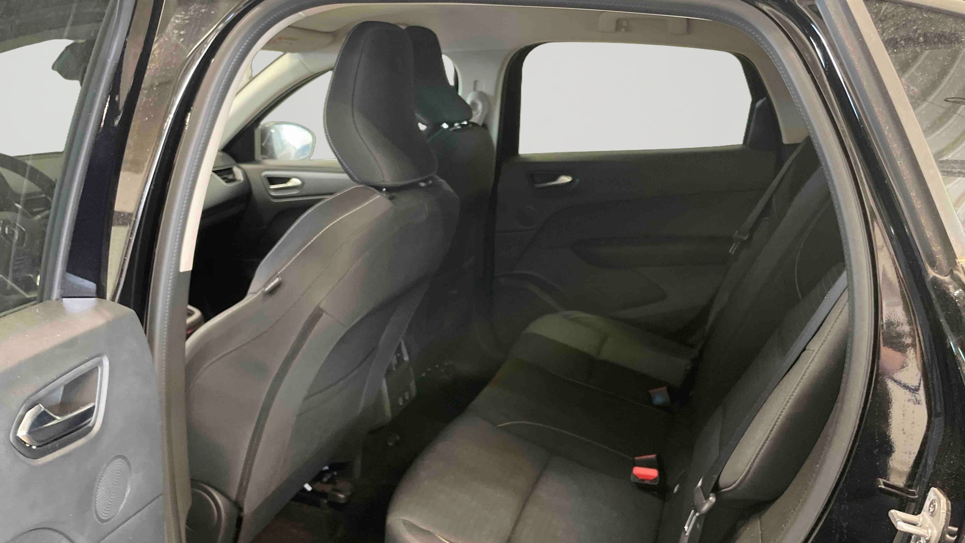 RENAULT ARKANA E-Tech 145 Business