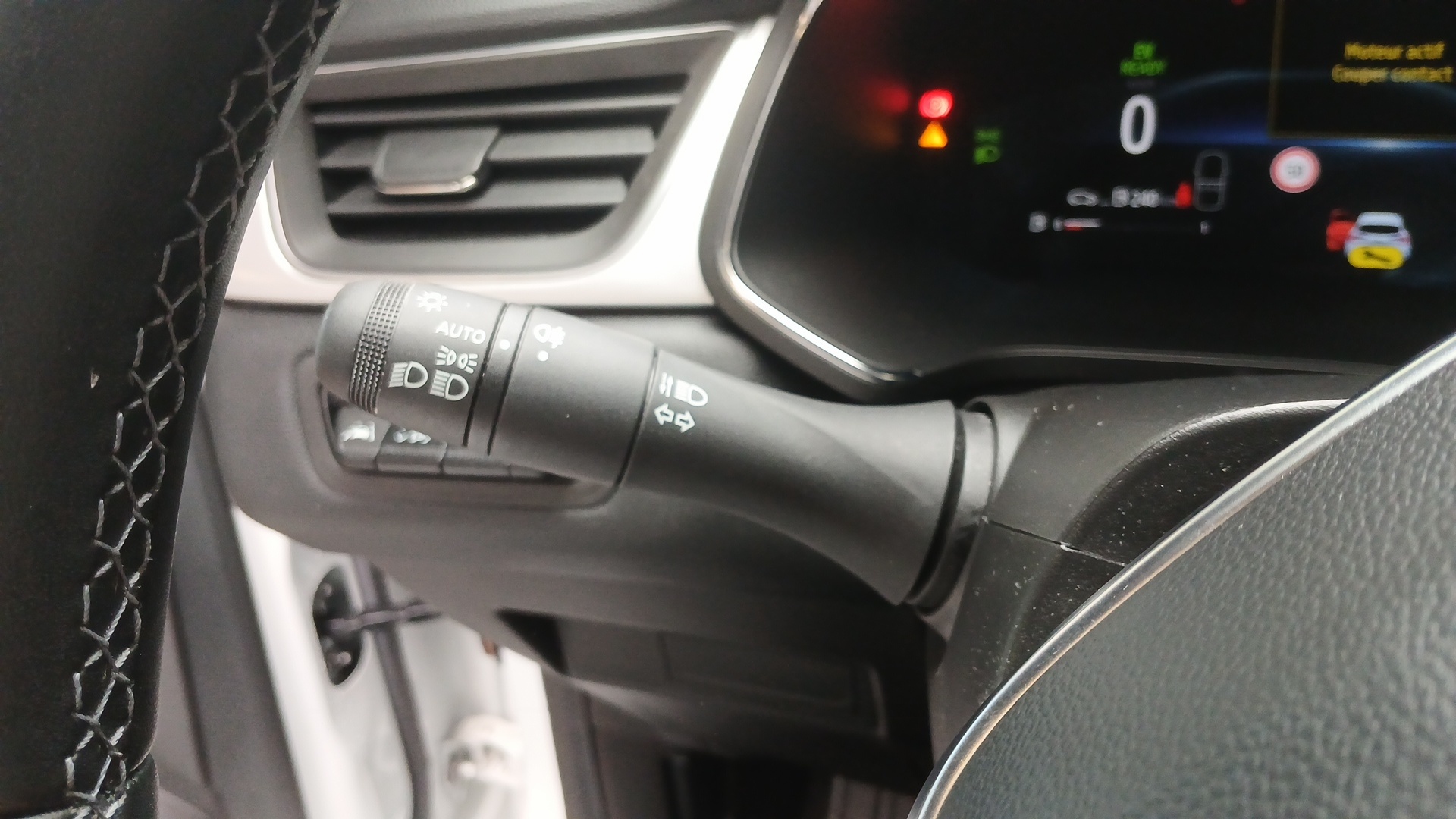 RENAULT CAPTUR techno fast track E-Tech hybride 145