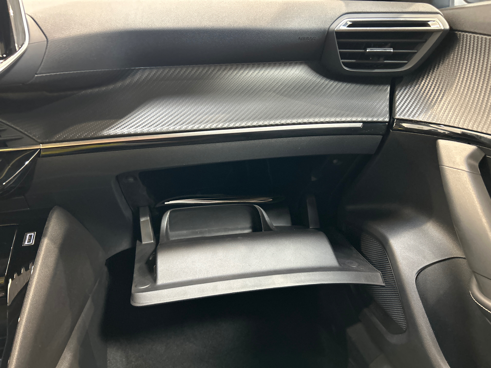 PEUGEOT 2008 Allure 130 ch S&S EAT8