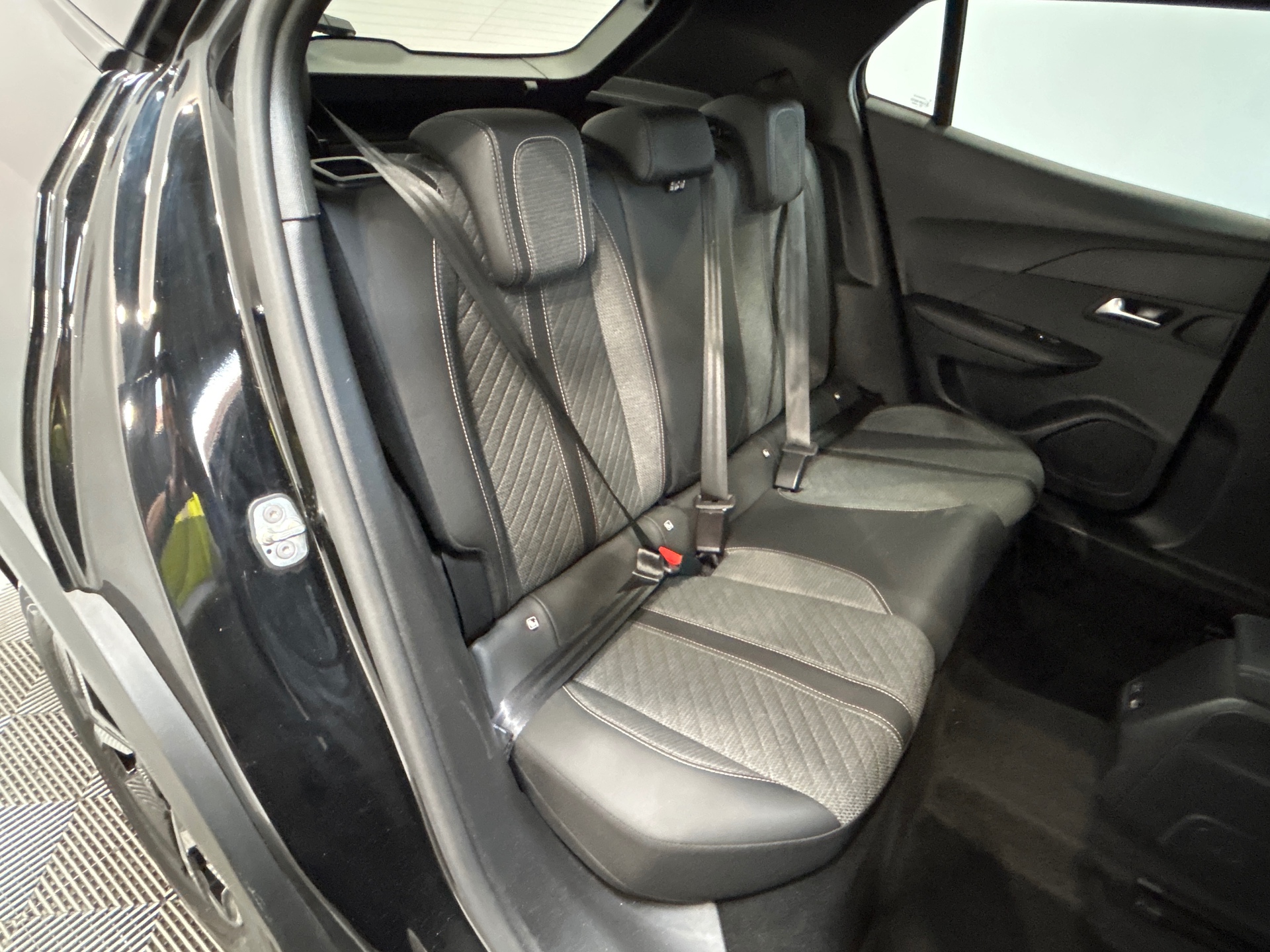 PEUGEOT 2008 Allure 130 ch S&S EAT8
