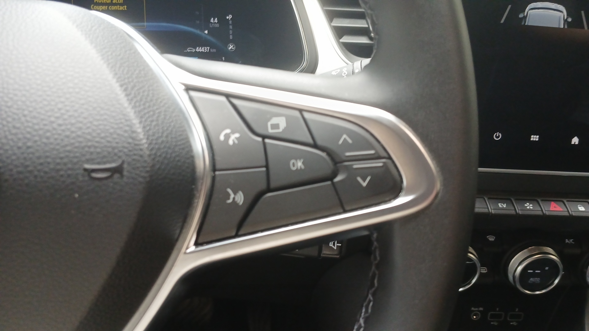 RENAULT CAPTUR techno fast track E-Tech hybride 145