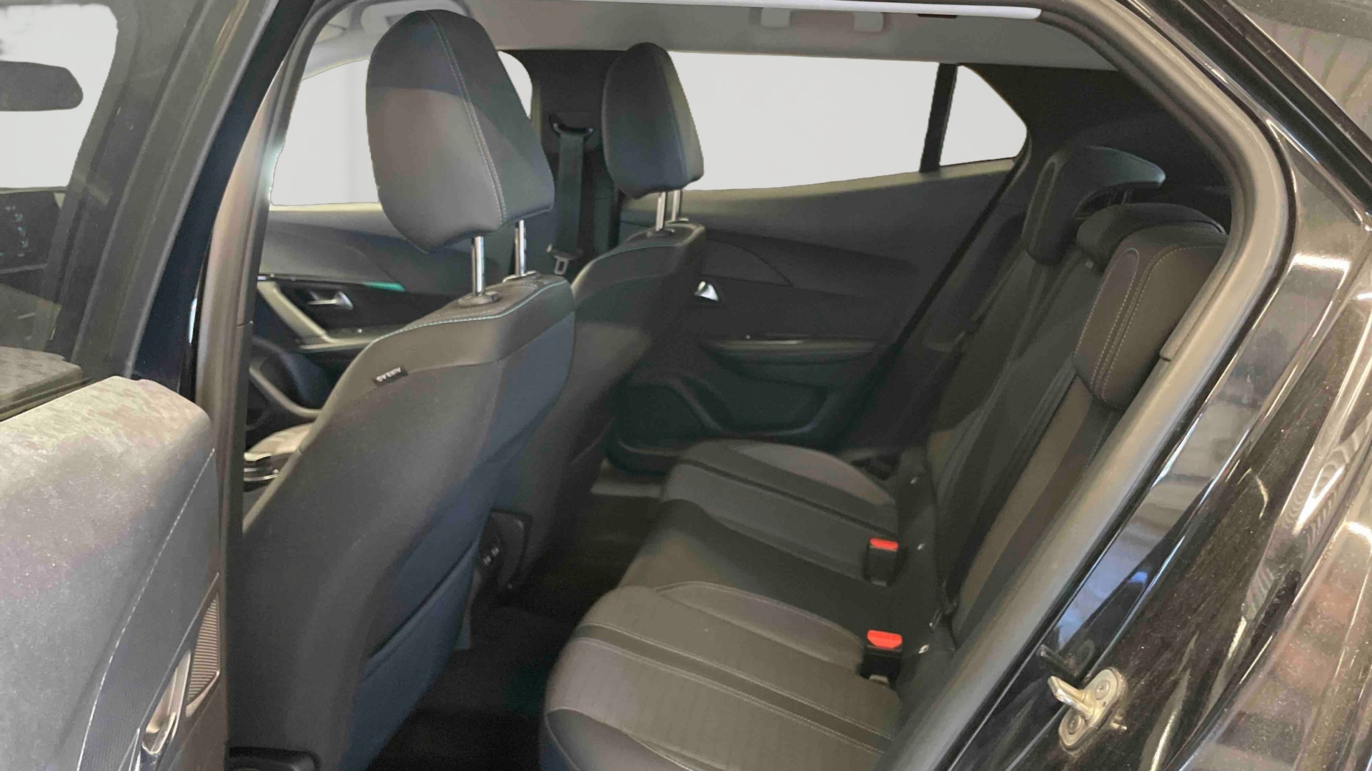 PEUGEOT 2008 BlueHDi 130 S&S EAT8 Allure