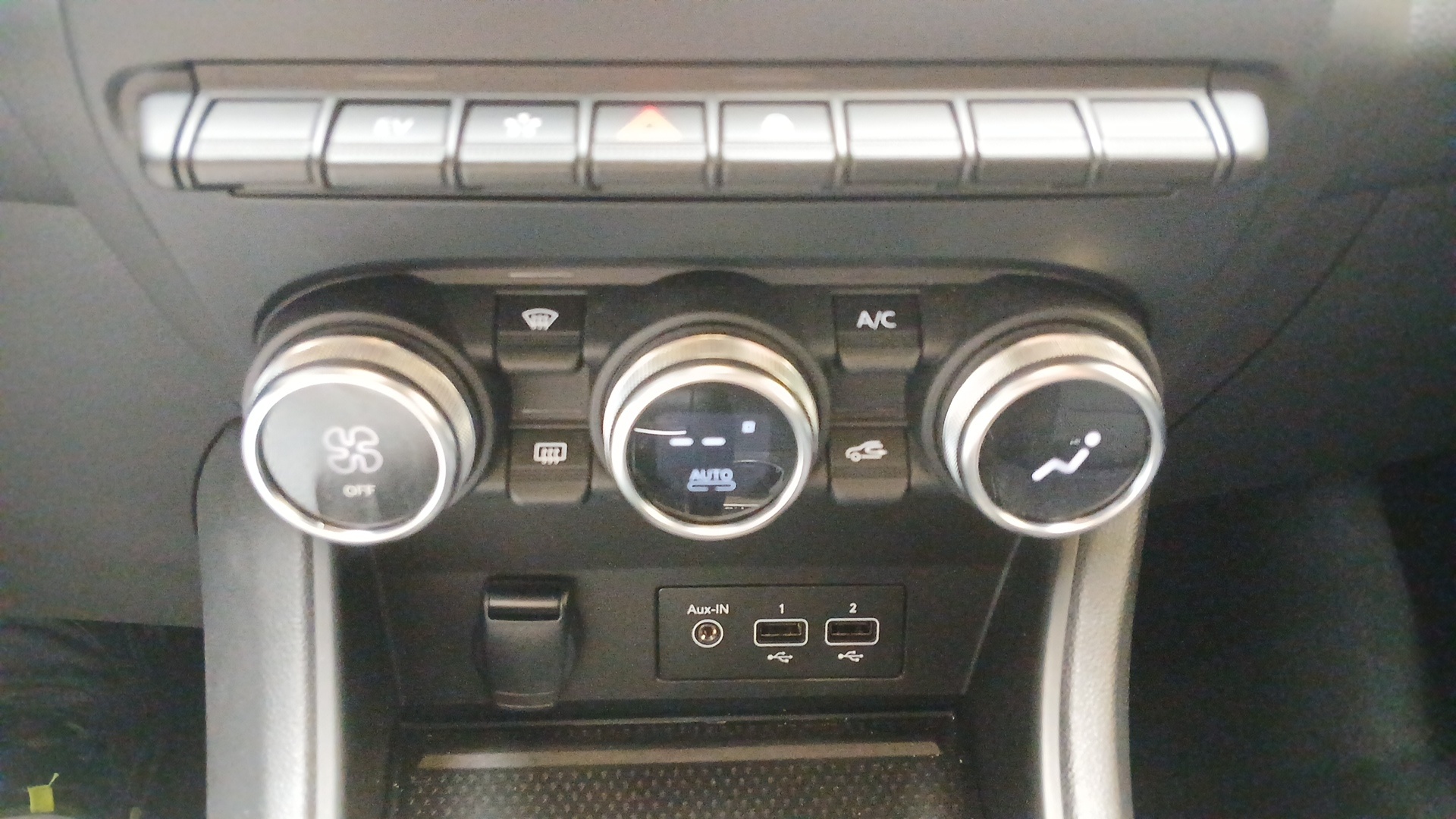 RENAULT CAPTUR techno fast track E-Tech hybride 145