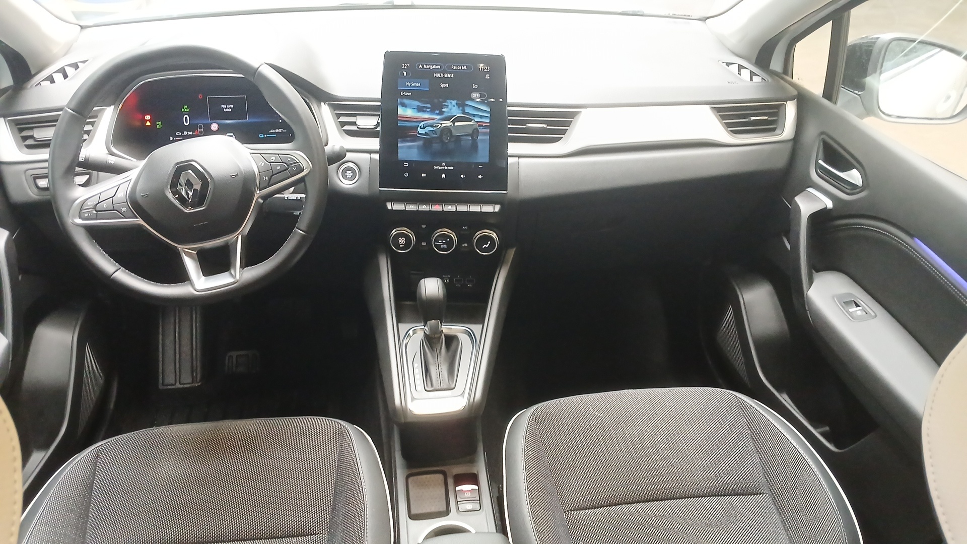 RENAULT CAPTUR techno fast track E-Tech hybride 145