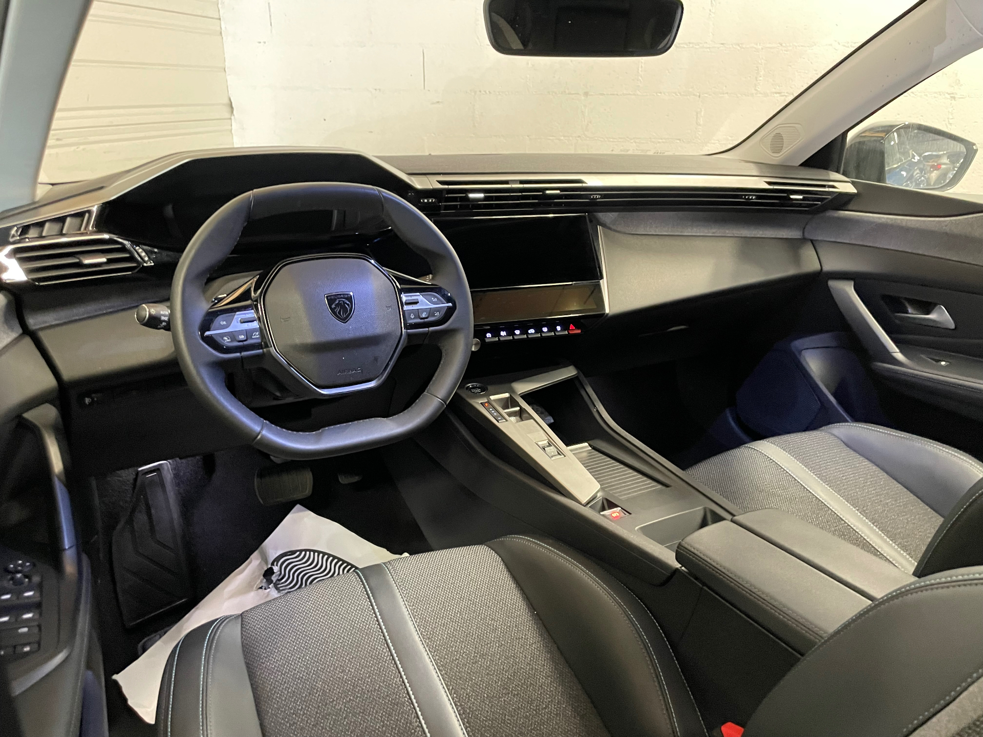 PEUGEOT 408 Hybrid 145 e-DCS6 Allure