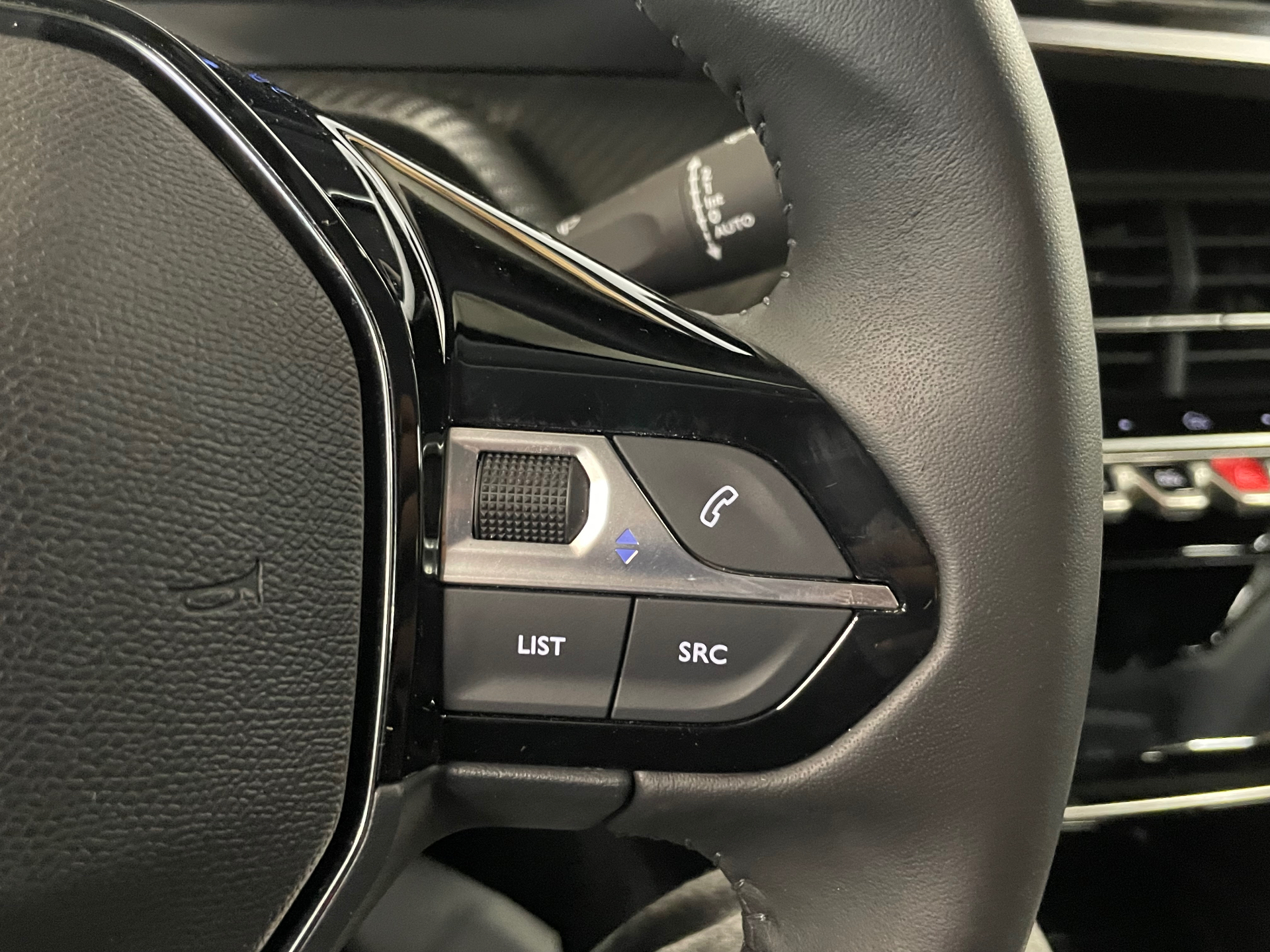 PEUGEOT 208 100 S&S BVM6 Allure