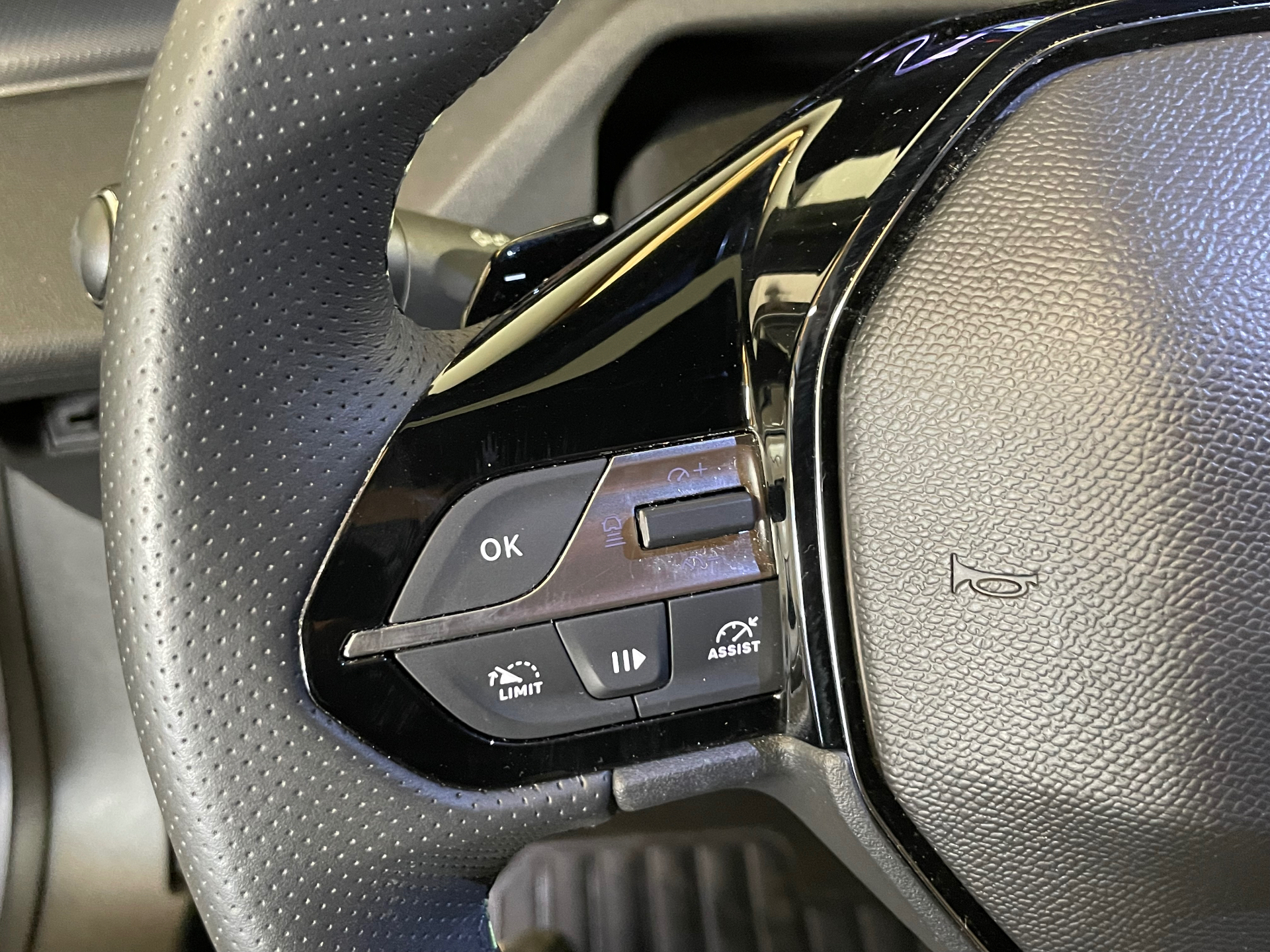 PEUGEOT 308 Hybrid 145 e-DCS6 GT
