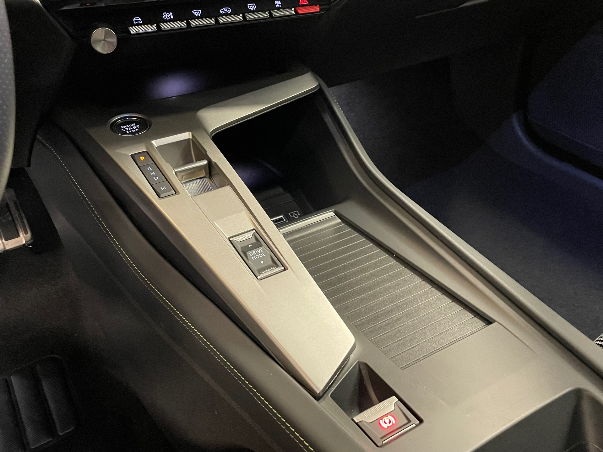 PEUGEOT 308 Hybrid 145 e-DCS6 GT