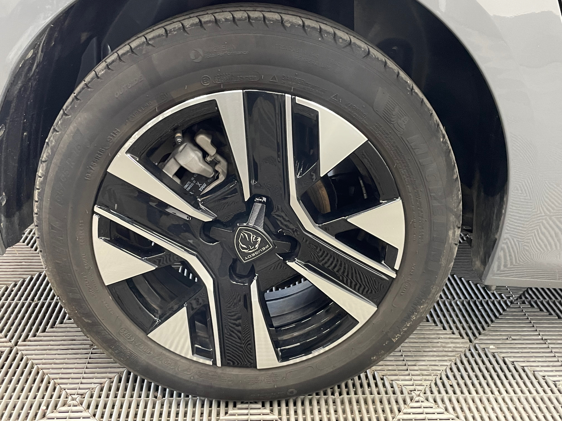 PEUGEOT 208 100 S&S BVM6 Allure