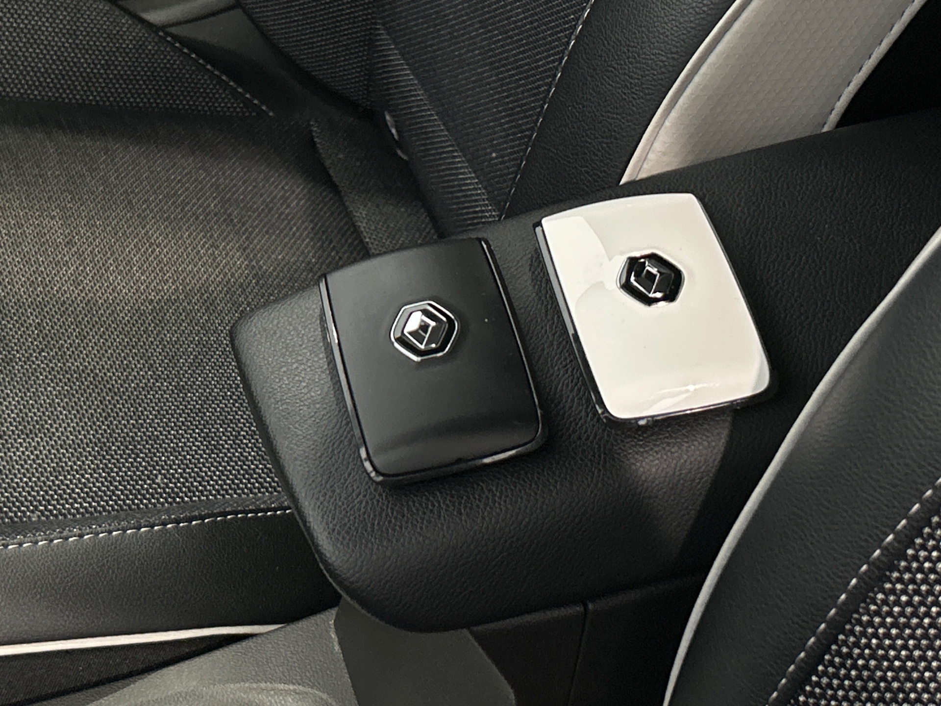 RENAULT CAPTUR E-Tech full hybrid 145 Techno