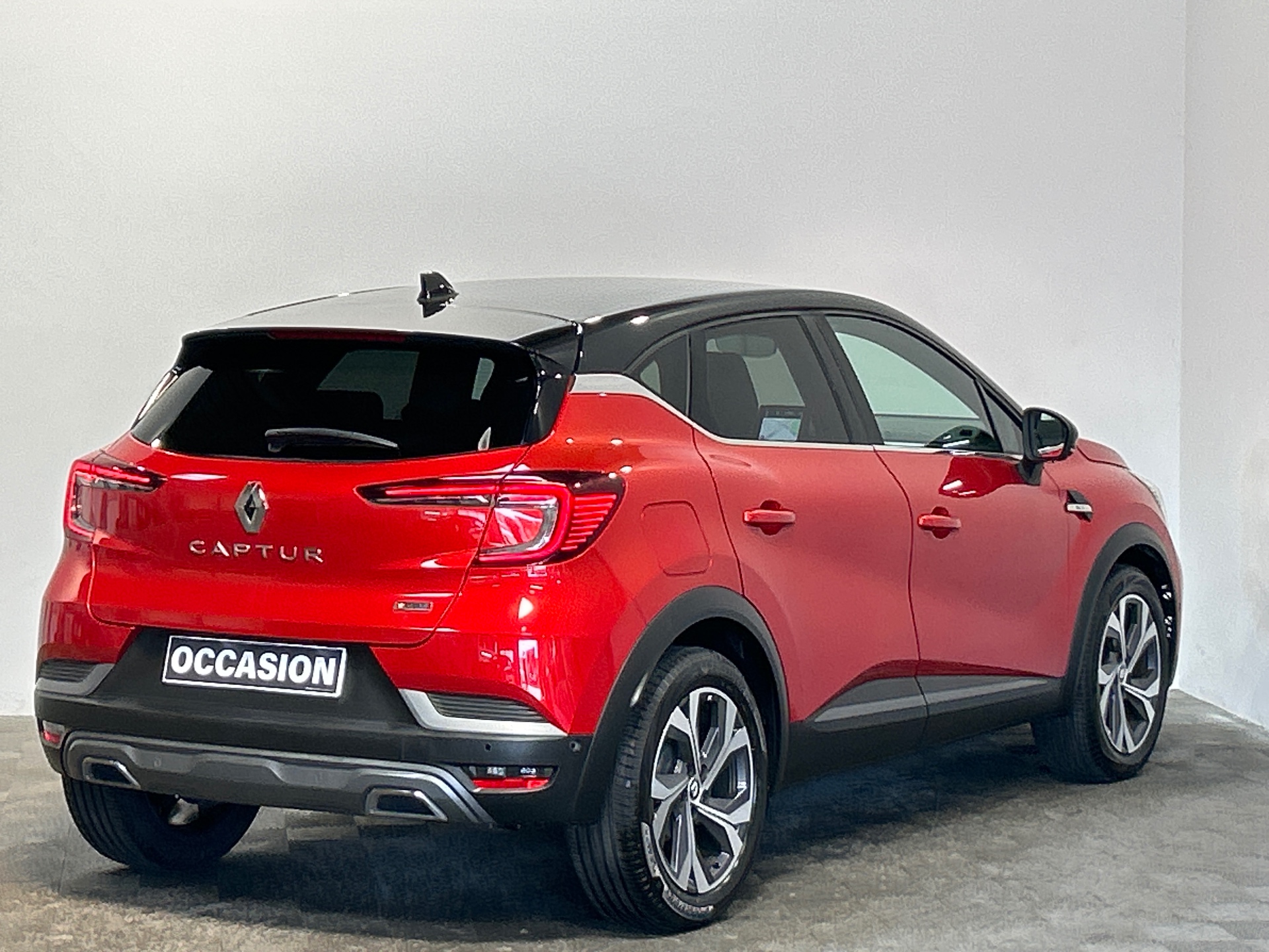 RENAULT CAPTUR TCe 140 - 21 R.S. Line