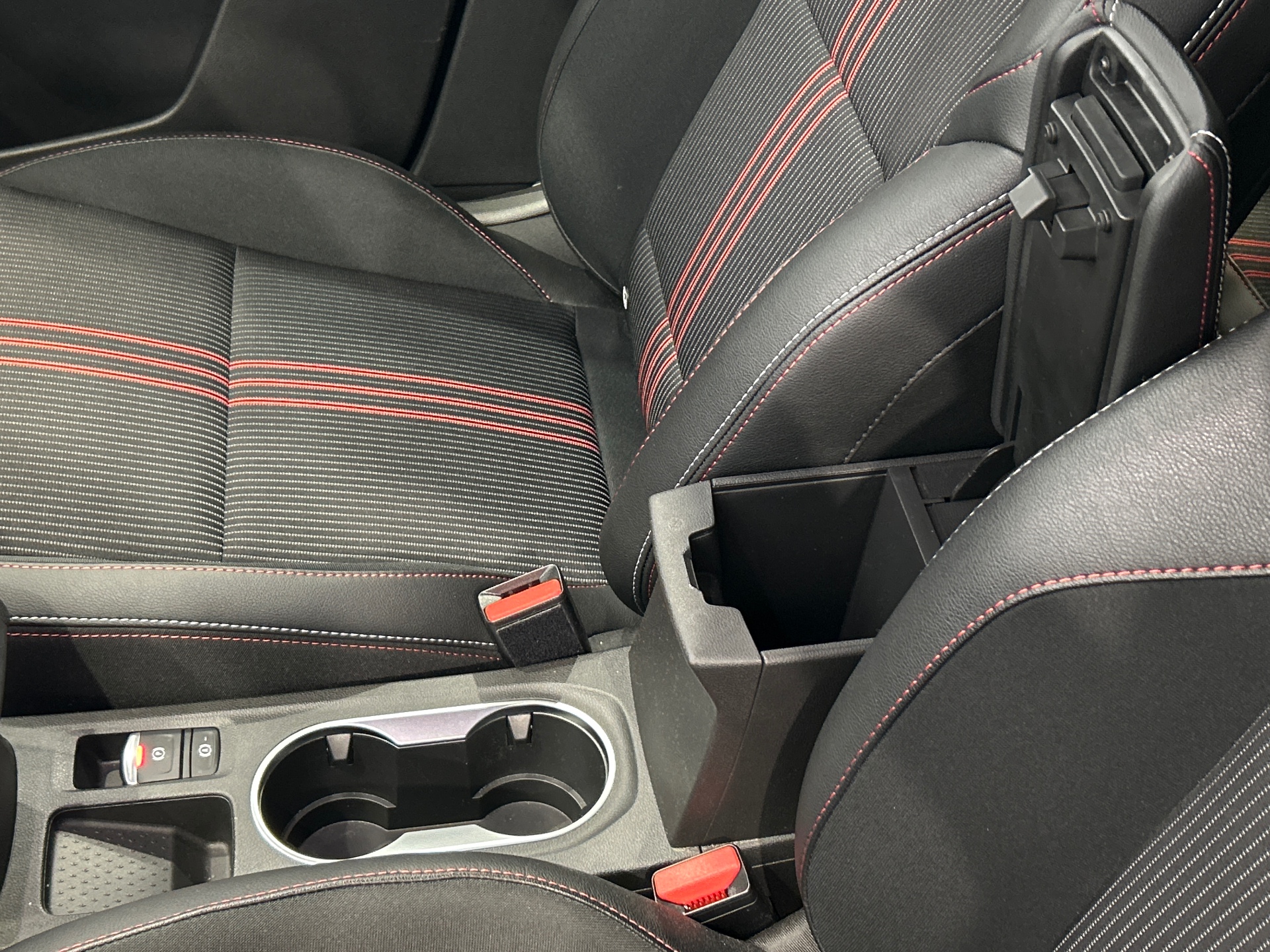 RENAULT CAPTUR TCe 140 - 21 R.S. Line