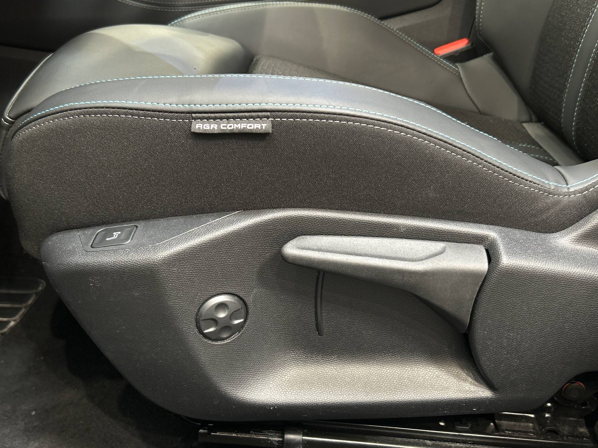 PEUGEOT 308 Berline Allure 130 ch S&S BVM6