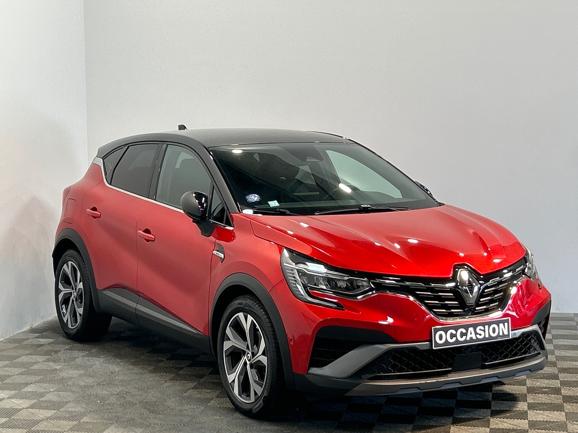 RENAULT CAPTUR TCe 140 - 21 R.S. Line