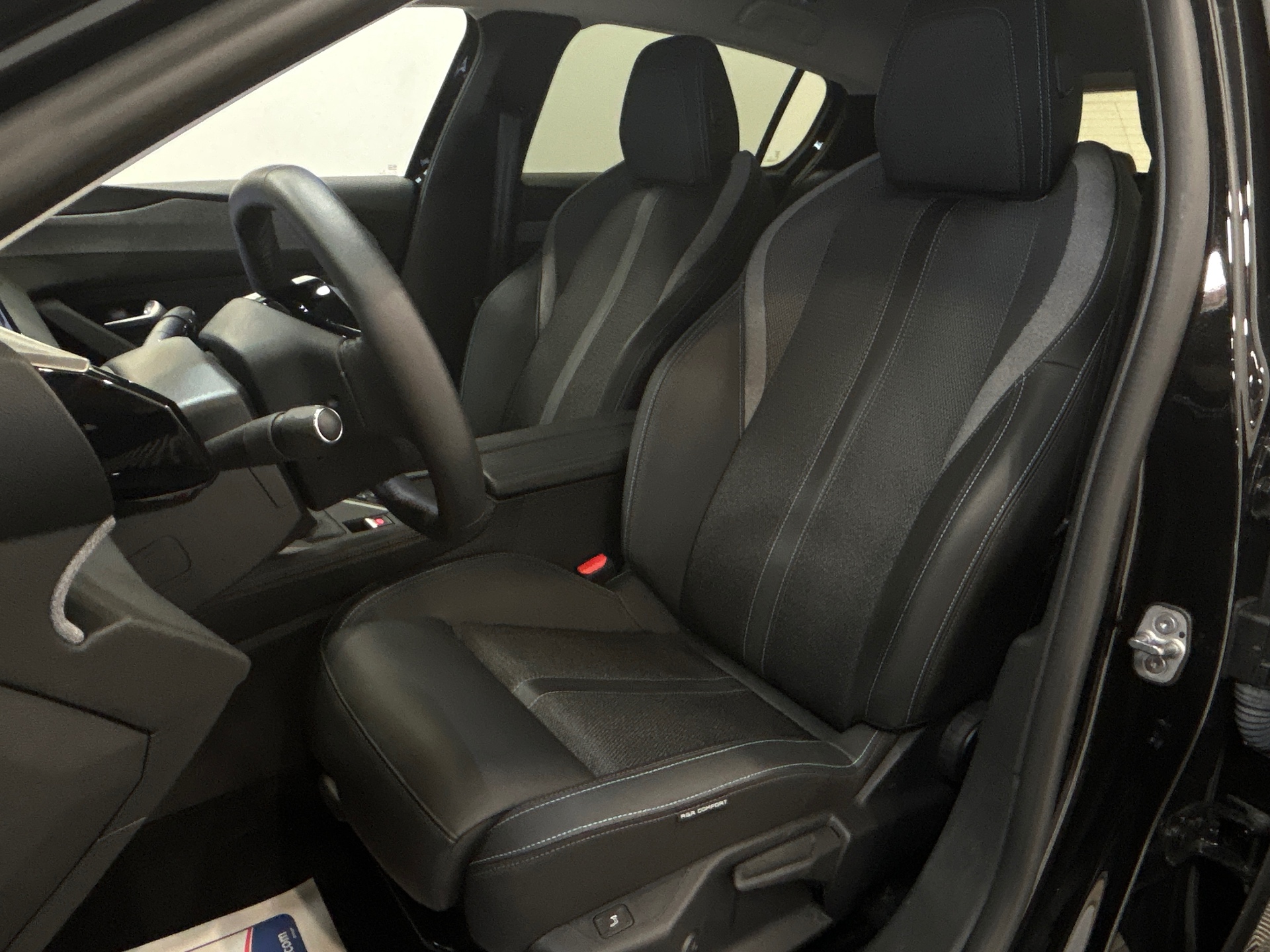PEUGEOT 308 Berline Allure 130 ch S&S BVM6